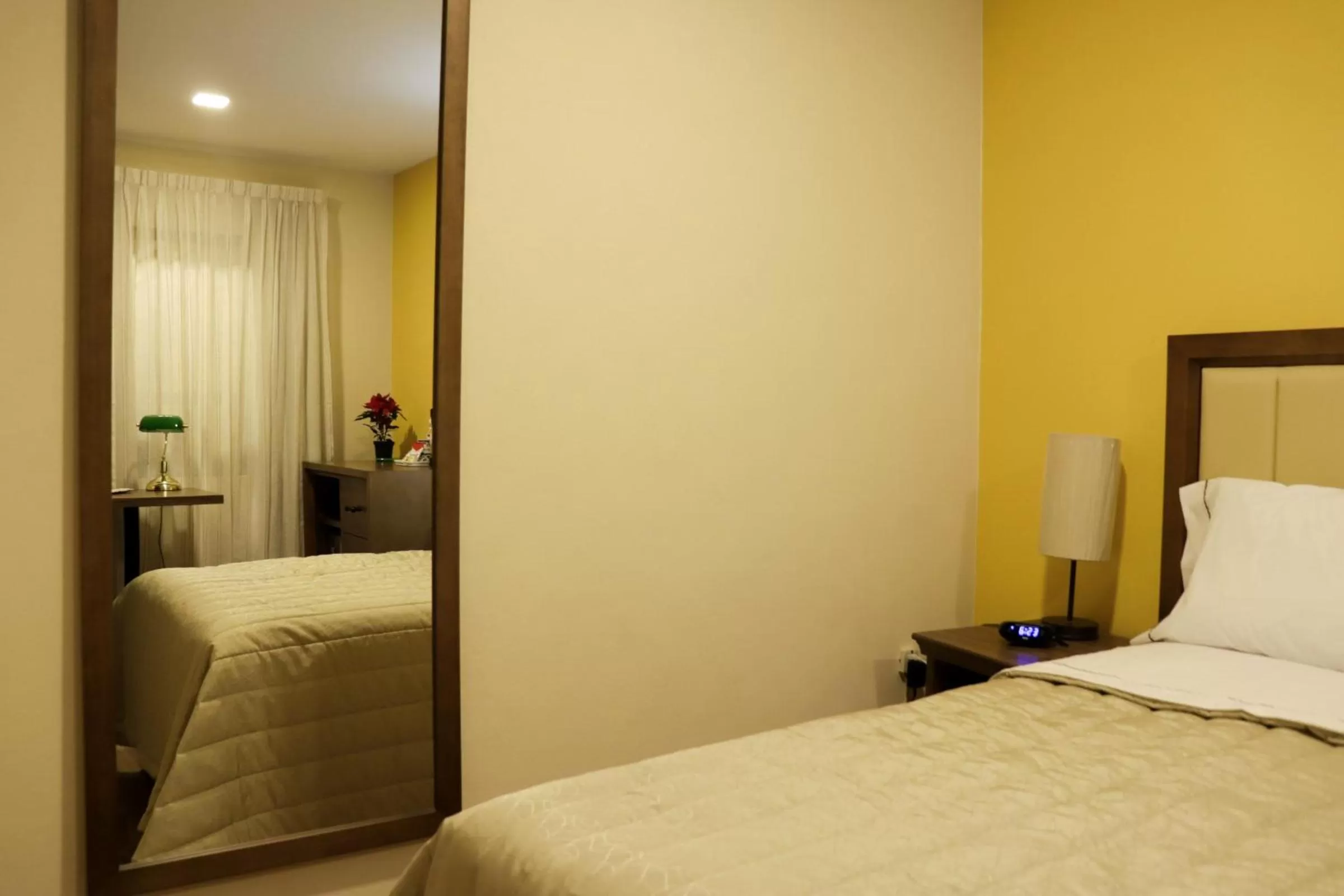 Photo of the whole room, Bed in Hotel JYE by Serranillo, Mineral del Monte Hgo