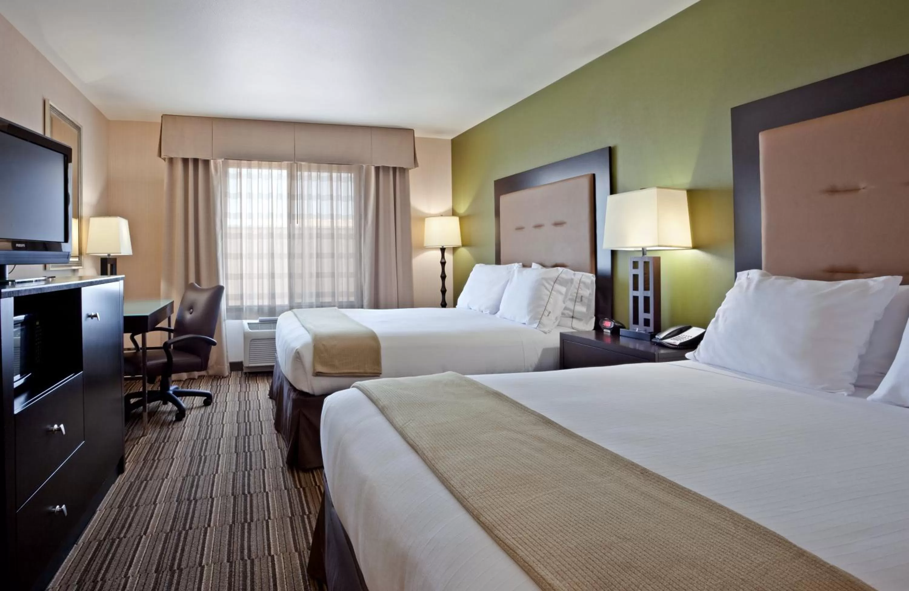 Photo of the whole room, Bed in Holiday Inn Express Hotel Twin Falls by IHG