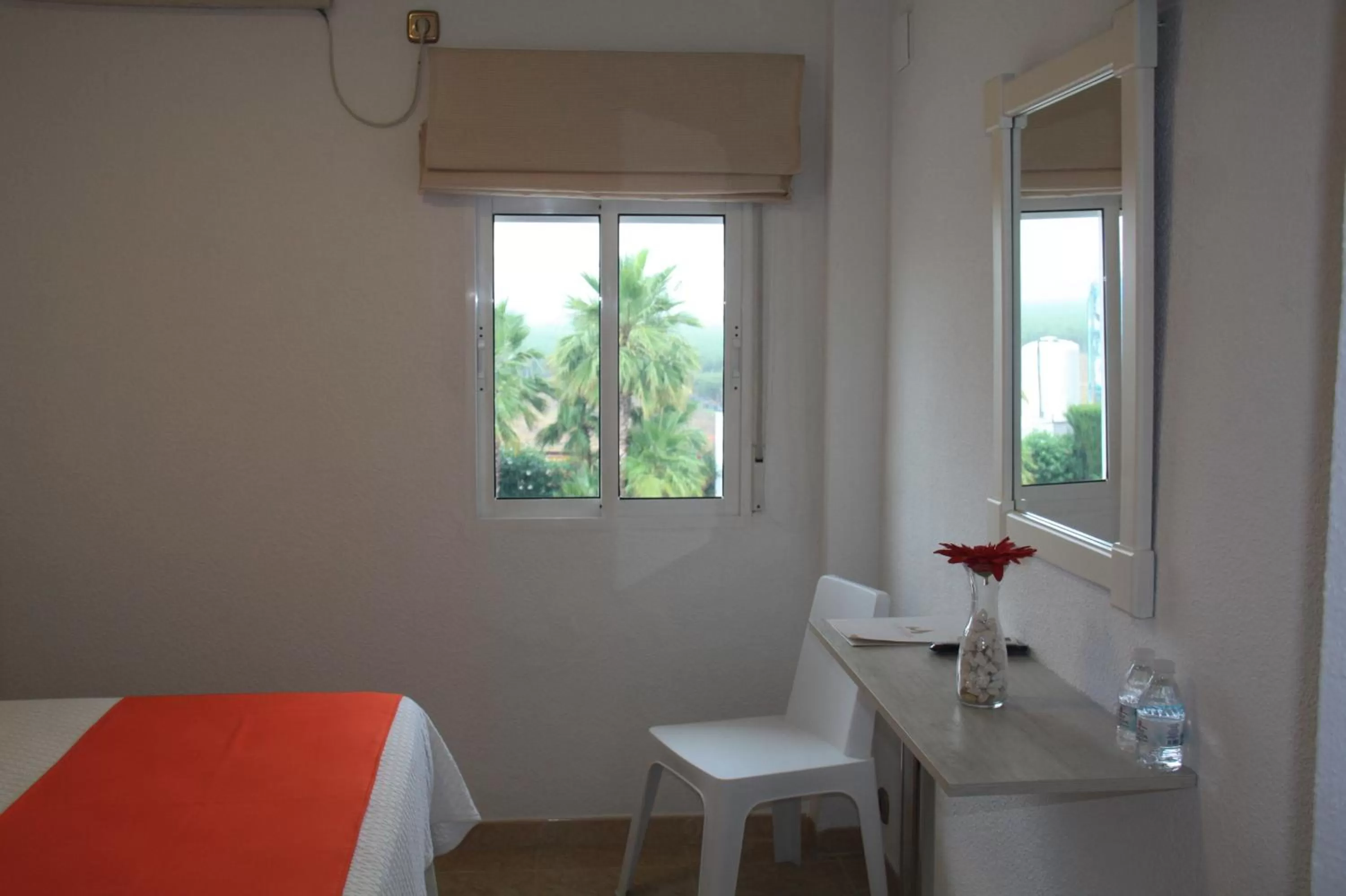 Photo of the whole room, Restaurant/Places to Eat in Hotel Los Manjares