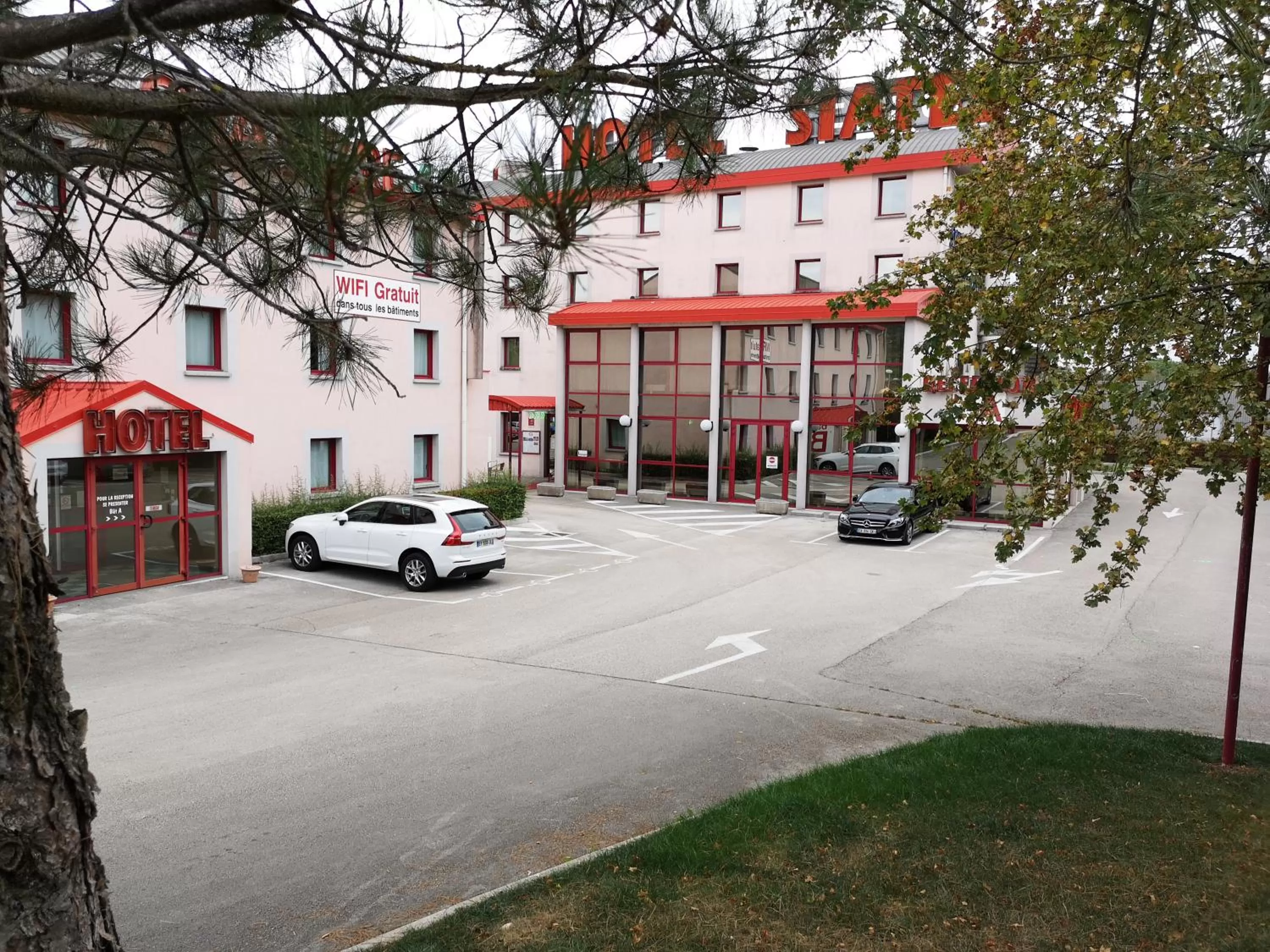 Property building in Hôtel Siatel Besançon Chateaufarine