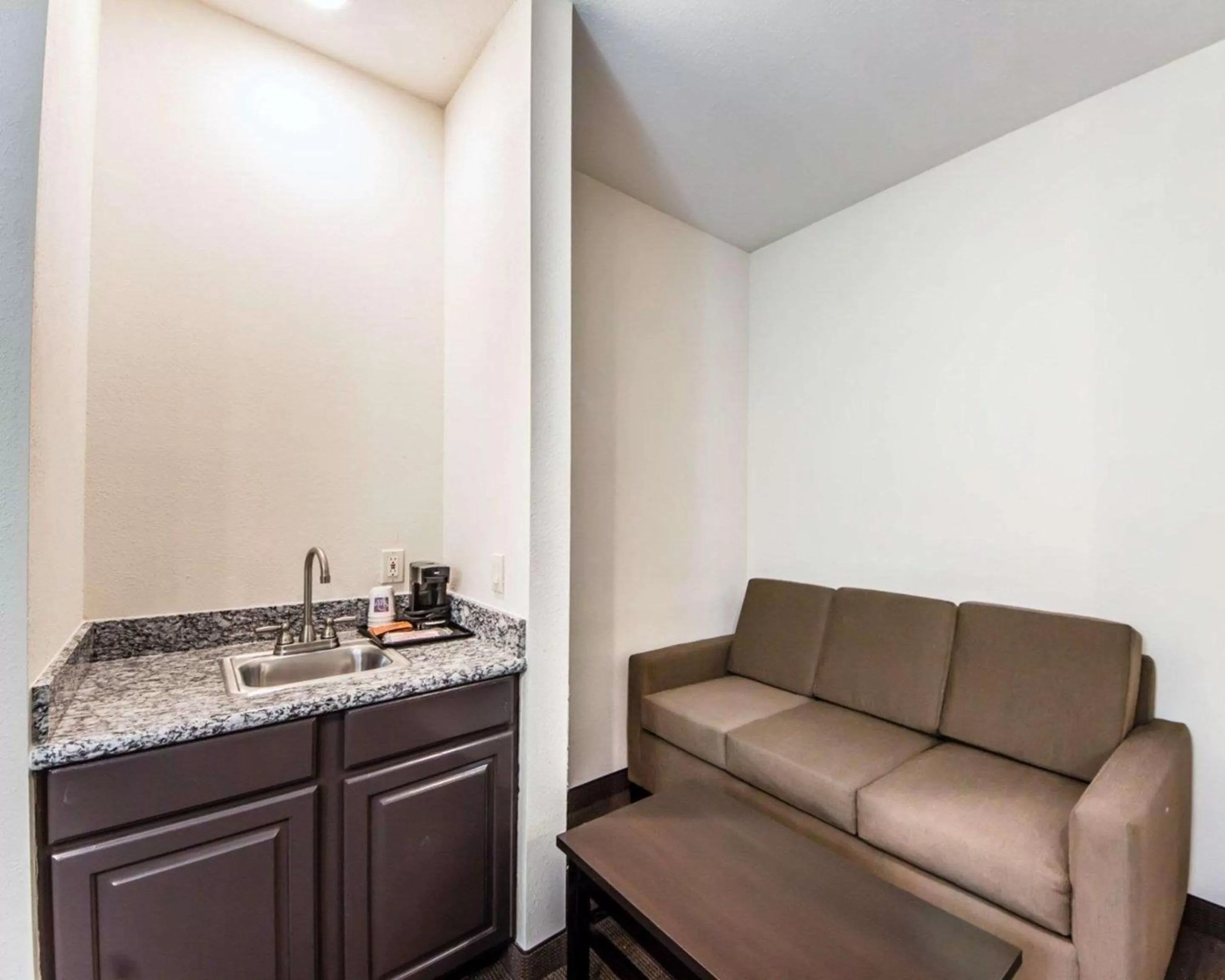 Photo of the whole room in Sleep Inn & Suites Guthrie - Edmond North