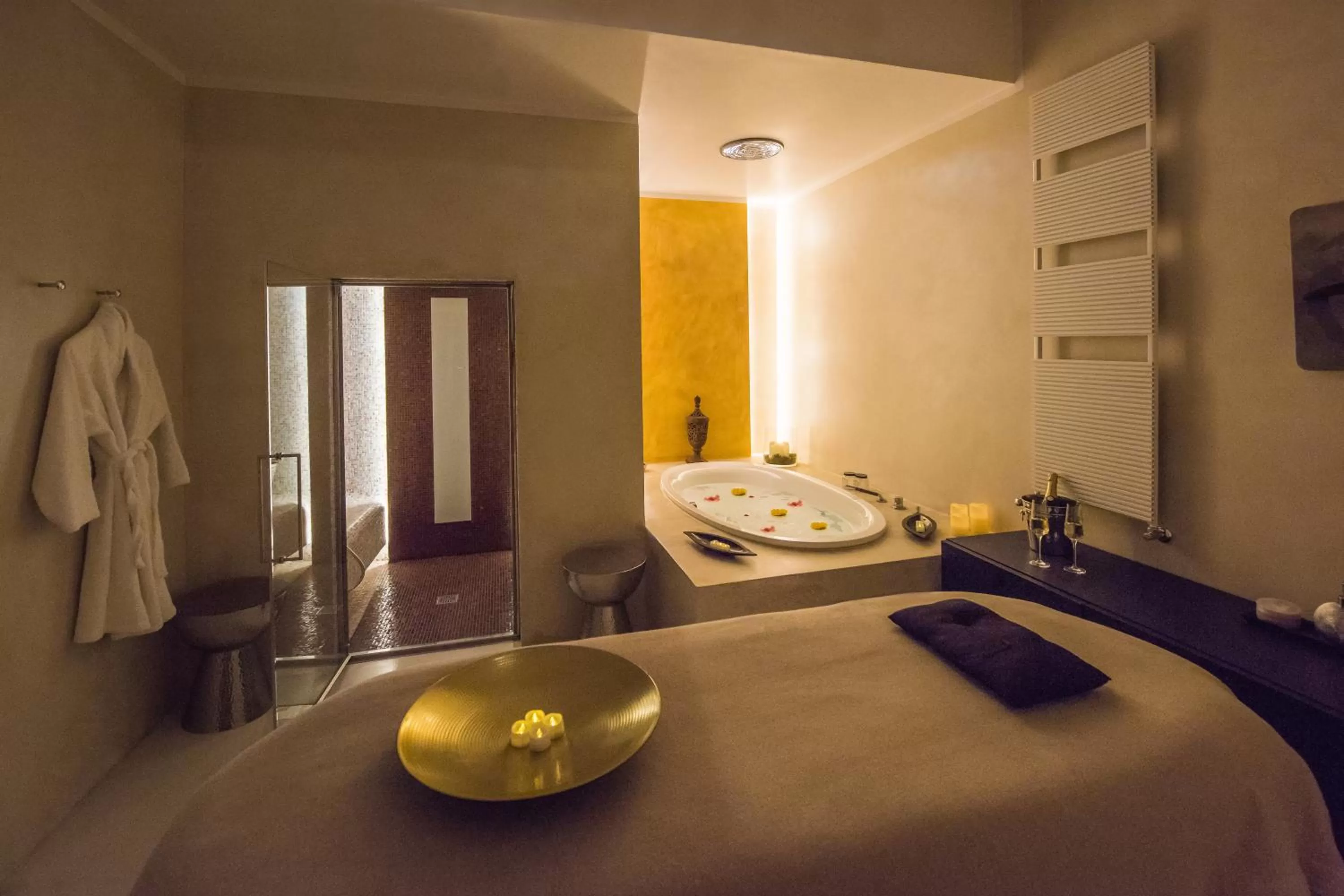 Sauna, Bed in Piazza di Spagna 9