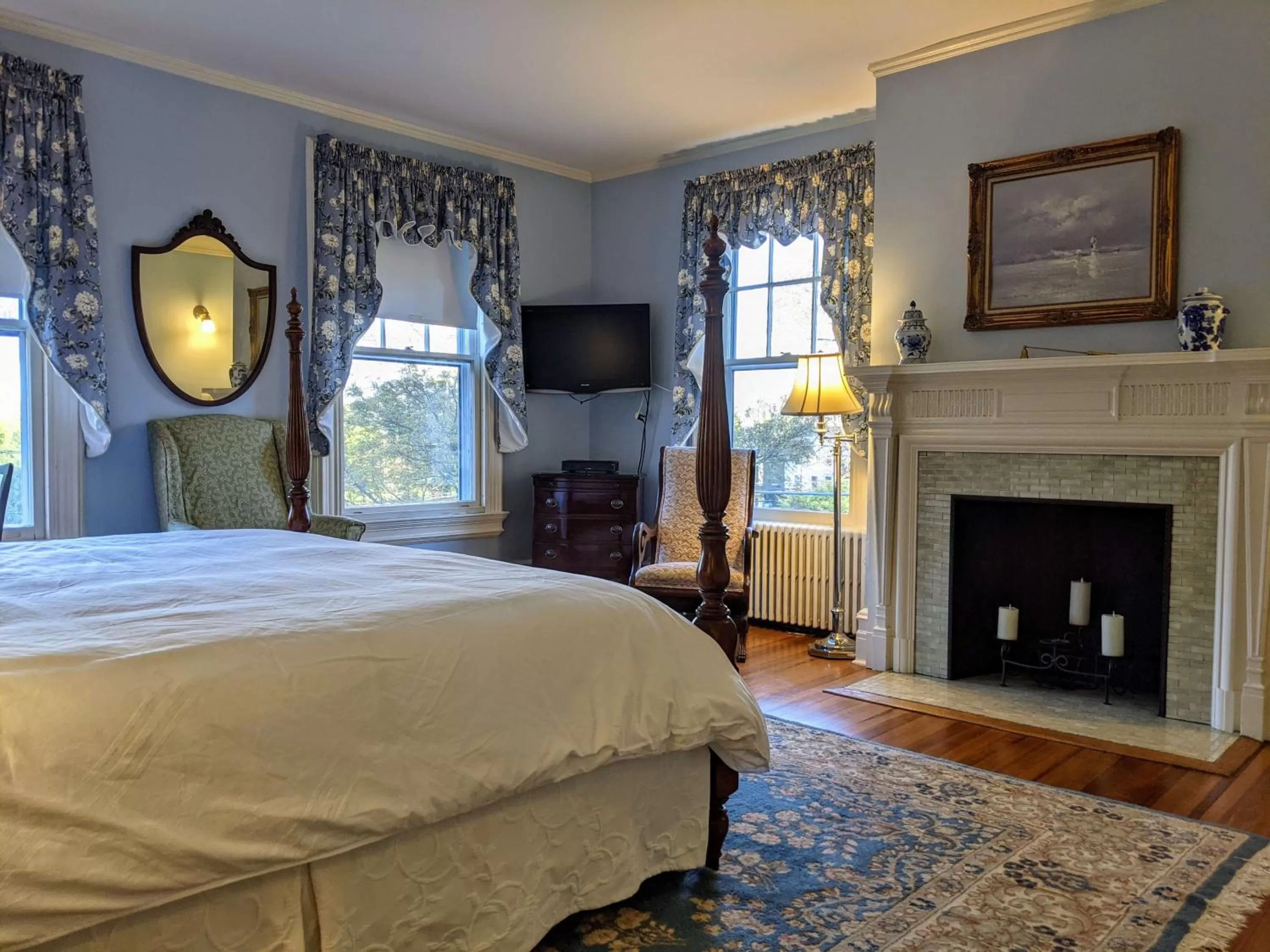 Bed in Stanton House Inn