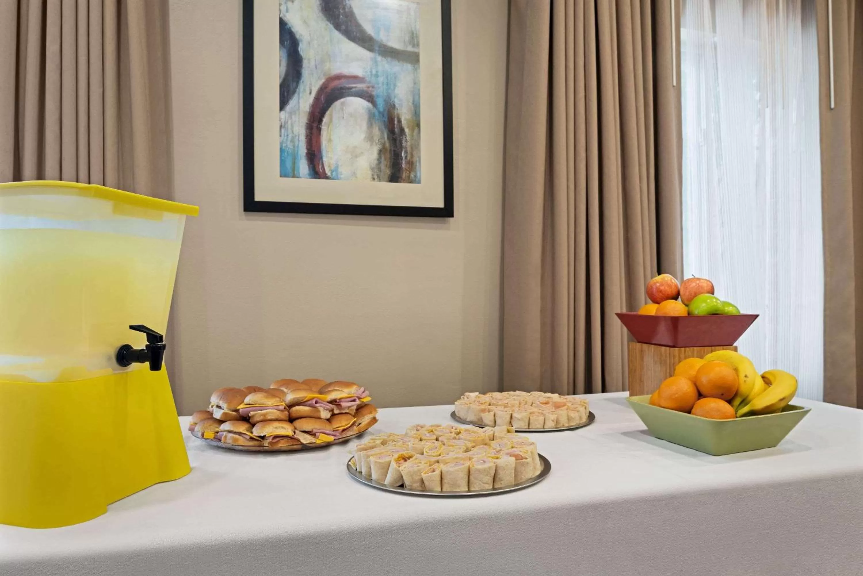 Restaurant/places to eat in Hawthorn Extended Stay by Wyndham Decatur