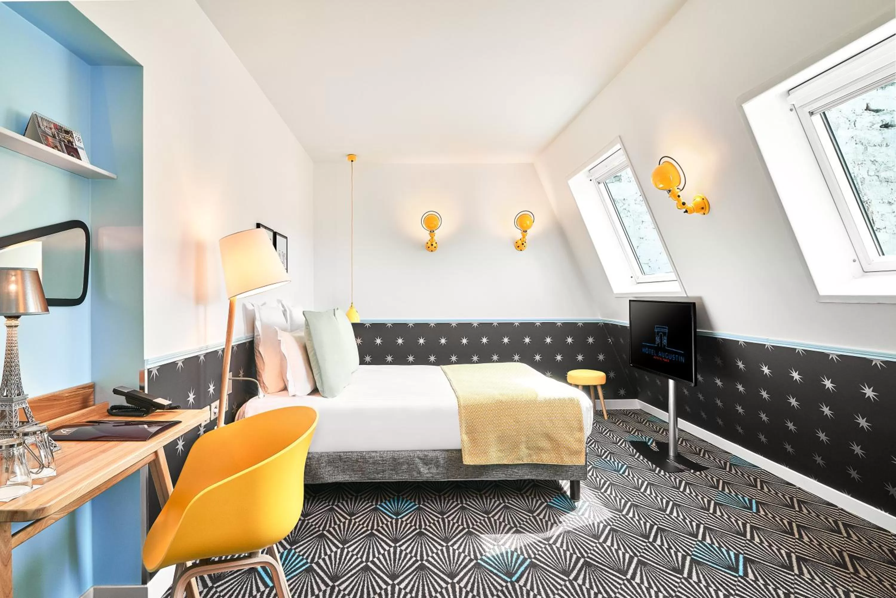 Photo of the whole room, Bed in Hôtel Augustin - Astotel