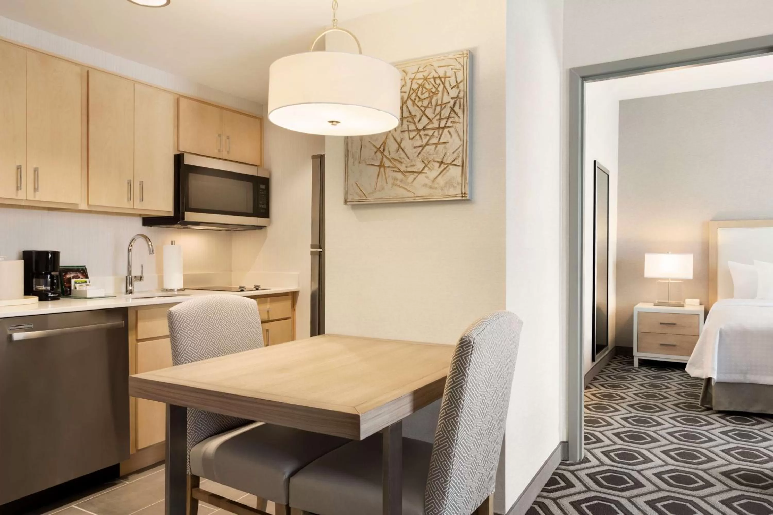 Kitchen or kitchenette, Bed in Homewood Suites By Hilton SLC/Draper