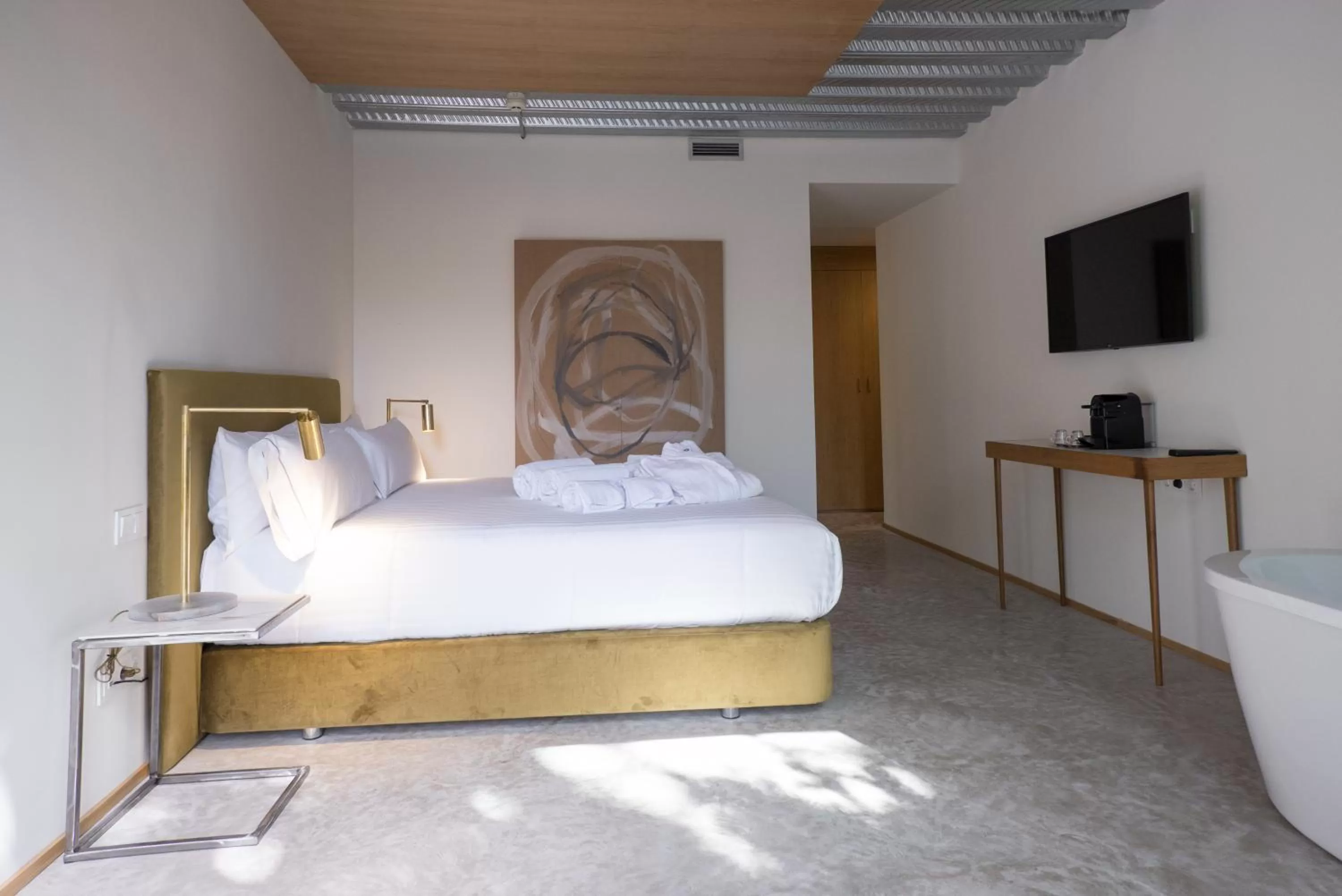 Bed in BOX ART ALPINO