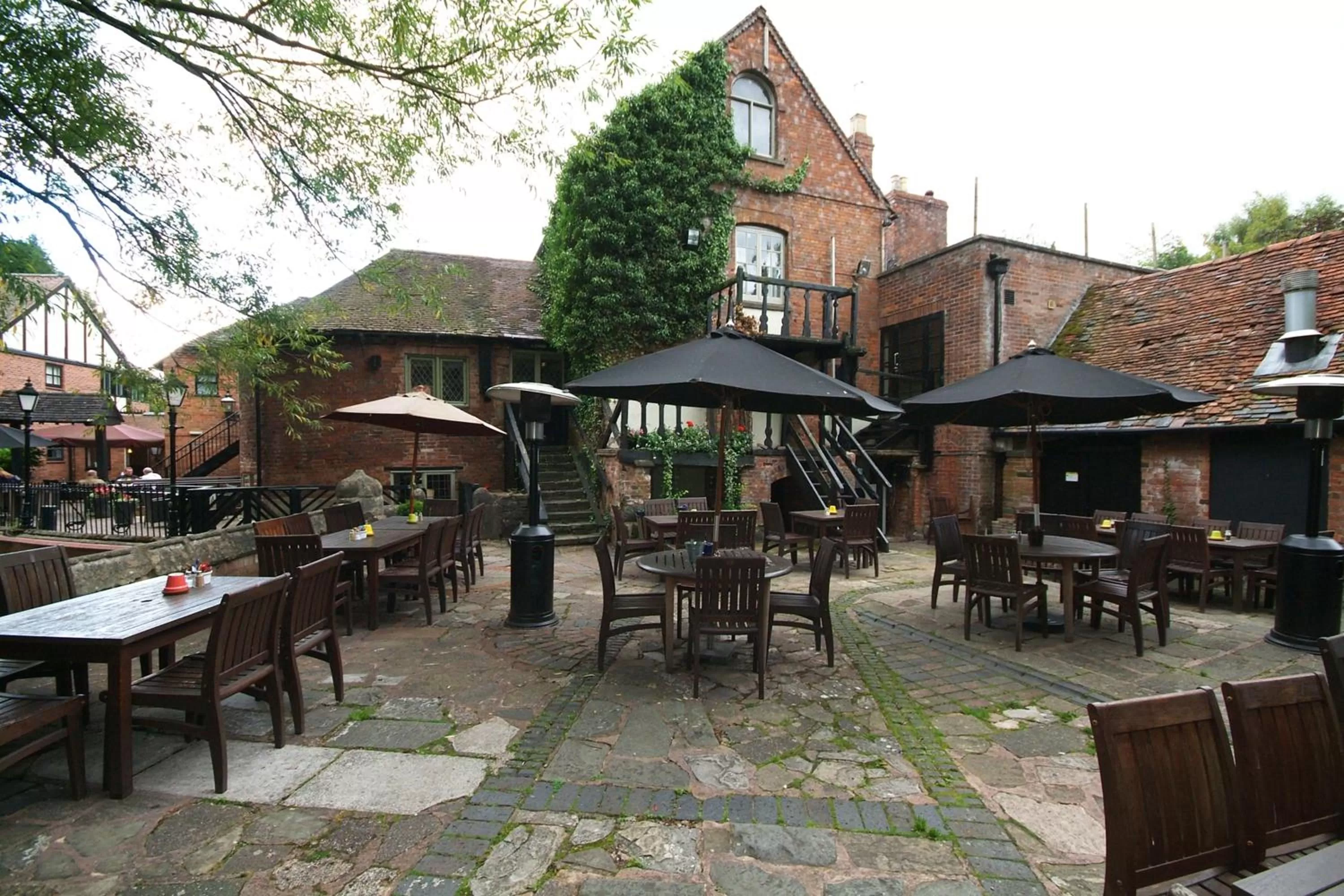 Area and facilities in Old Mill by Chef & Brewer Collection