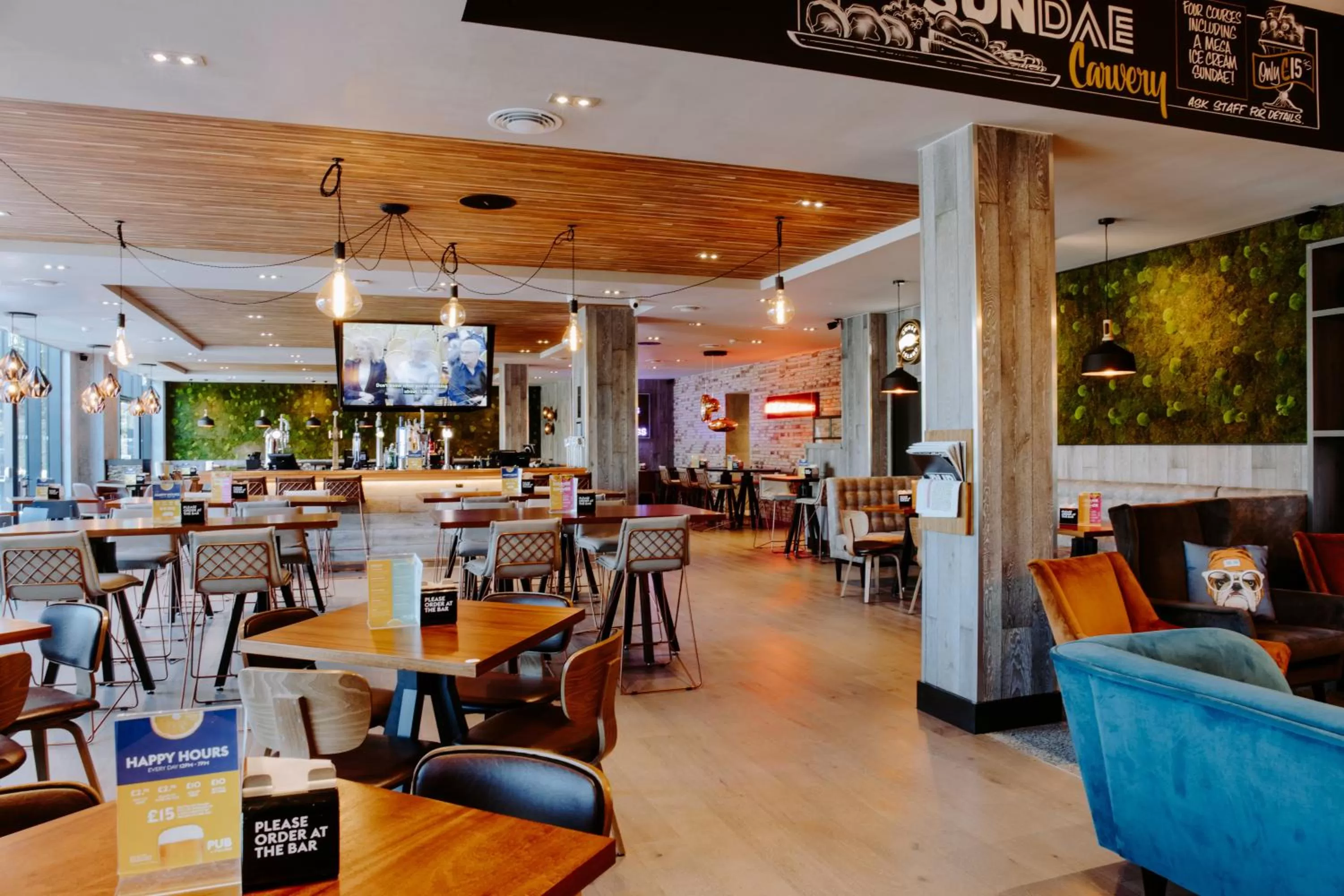 Restaurant/places to eat in Village Hotel Birmingham Walsall