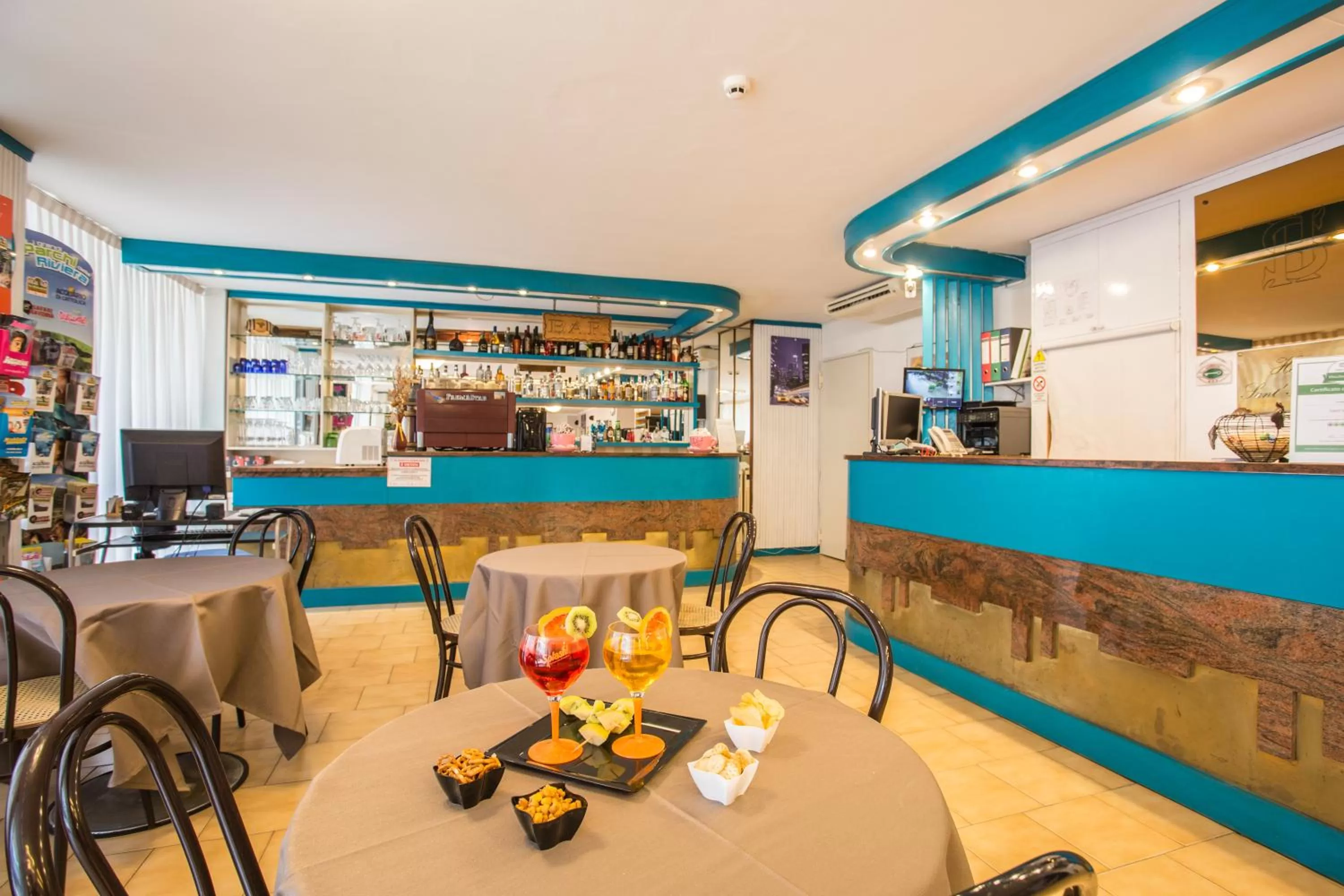 Communal lounge/ TV room in Hotel Sant'Angelo