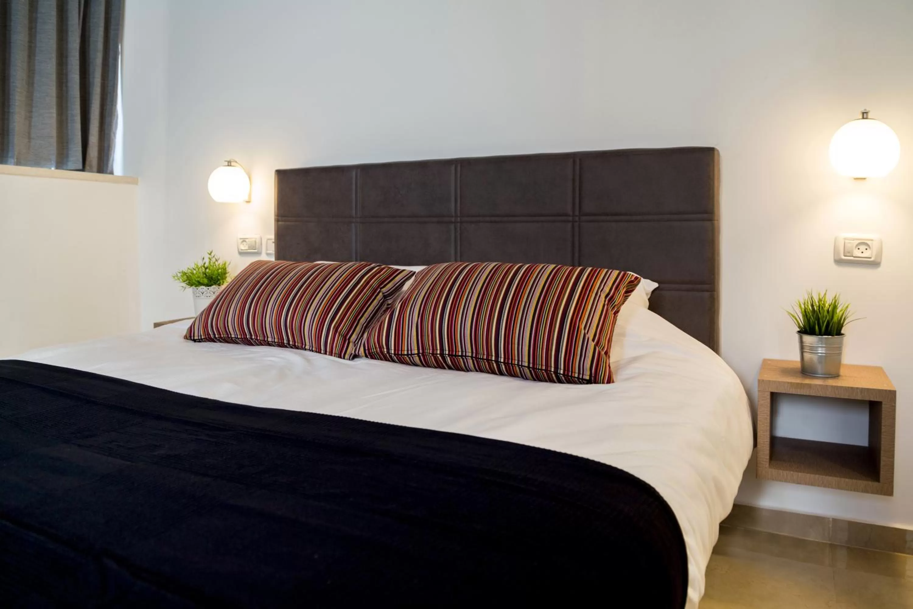 Bedroom in Johnny Hotel