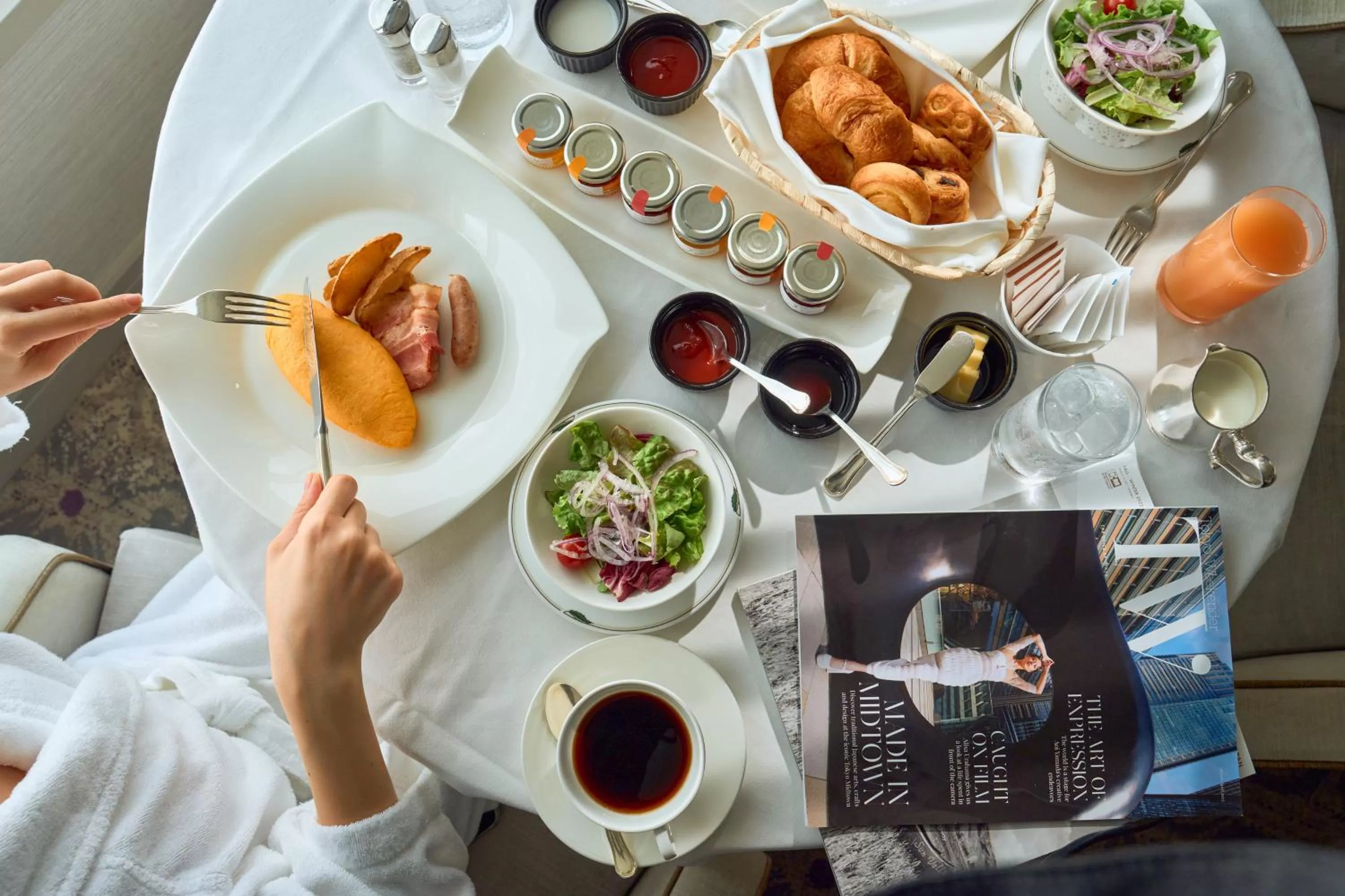Bedroom in InterContinental Tokyo Bay by IHG