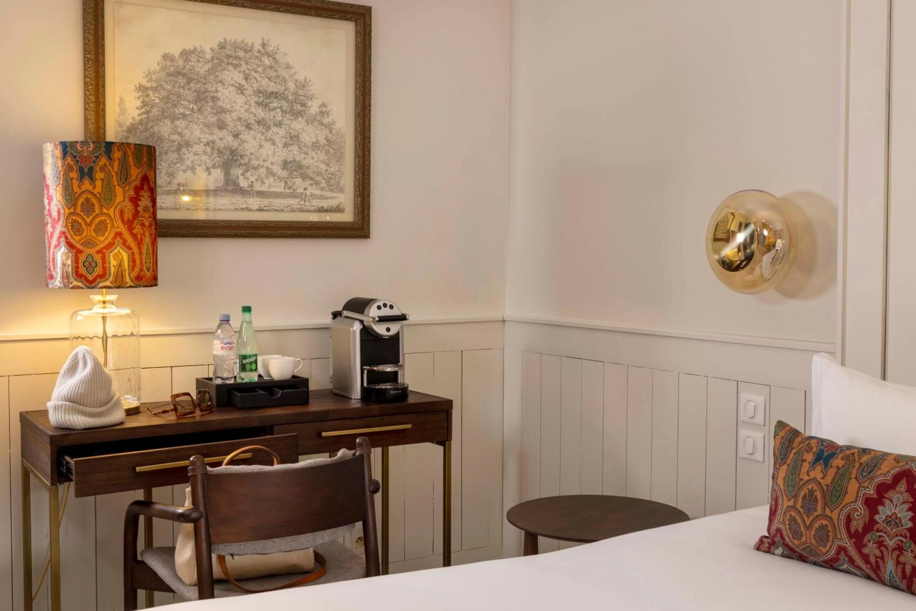 Bed in Hôtel de Banville