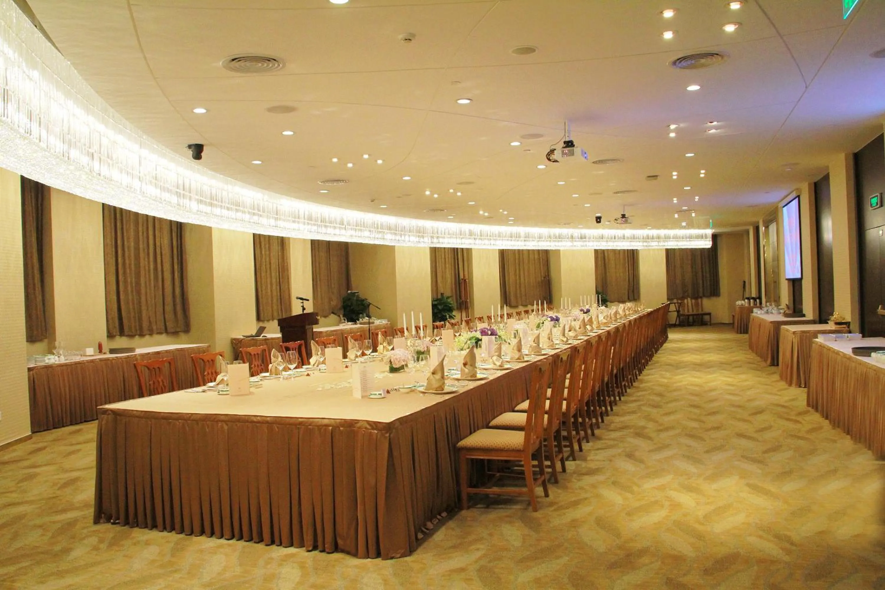 Business facilities in Central Hotel Shanghai - Nanjing Road