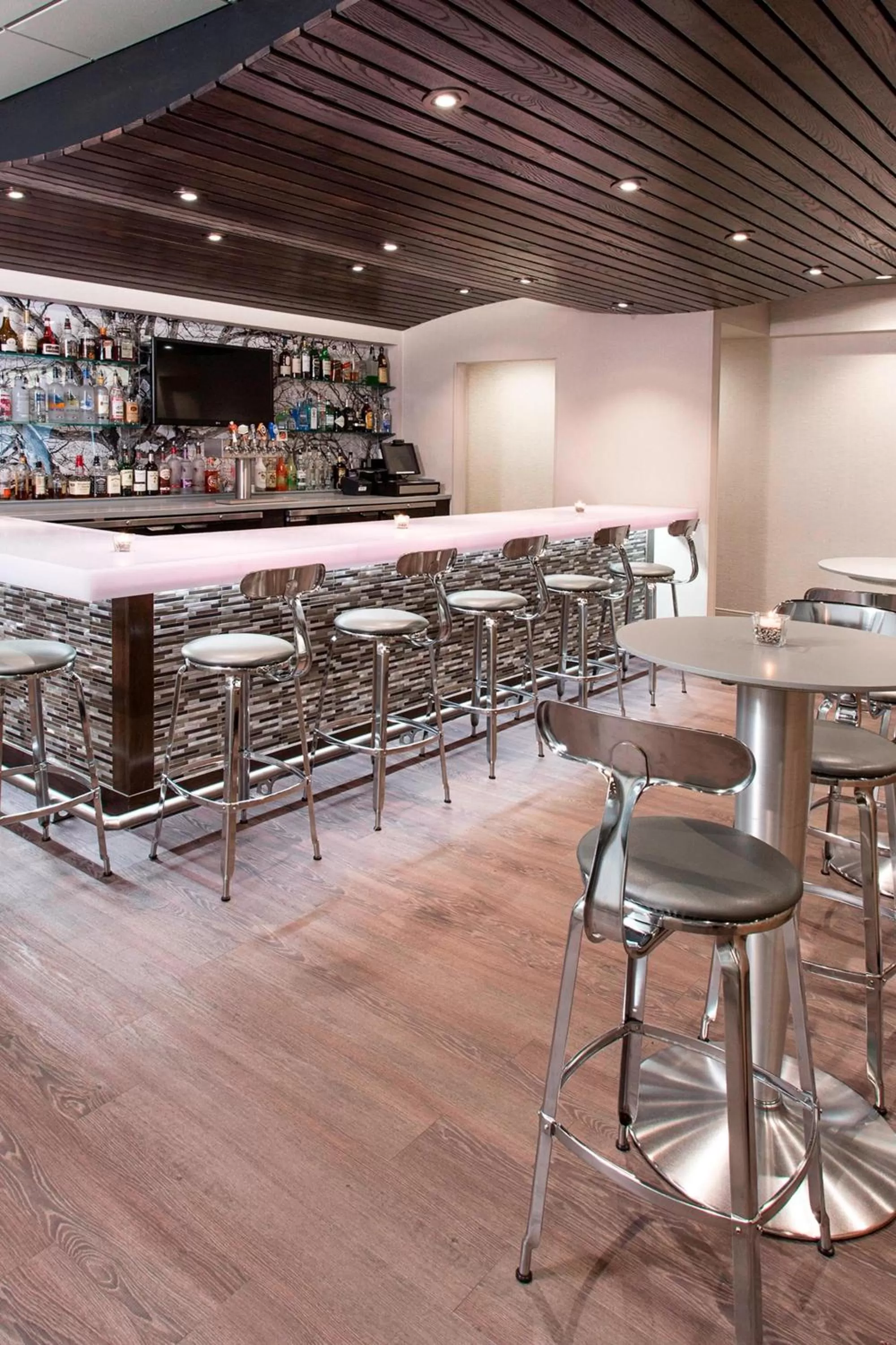 Lounge or bar in Rochester Airport Marriott