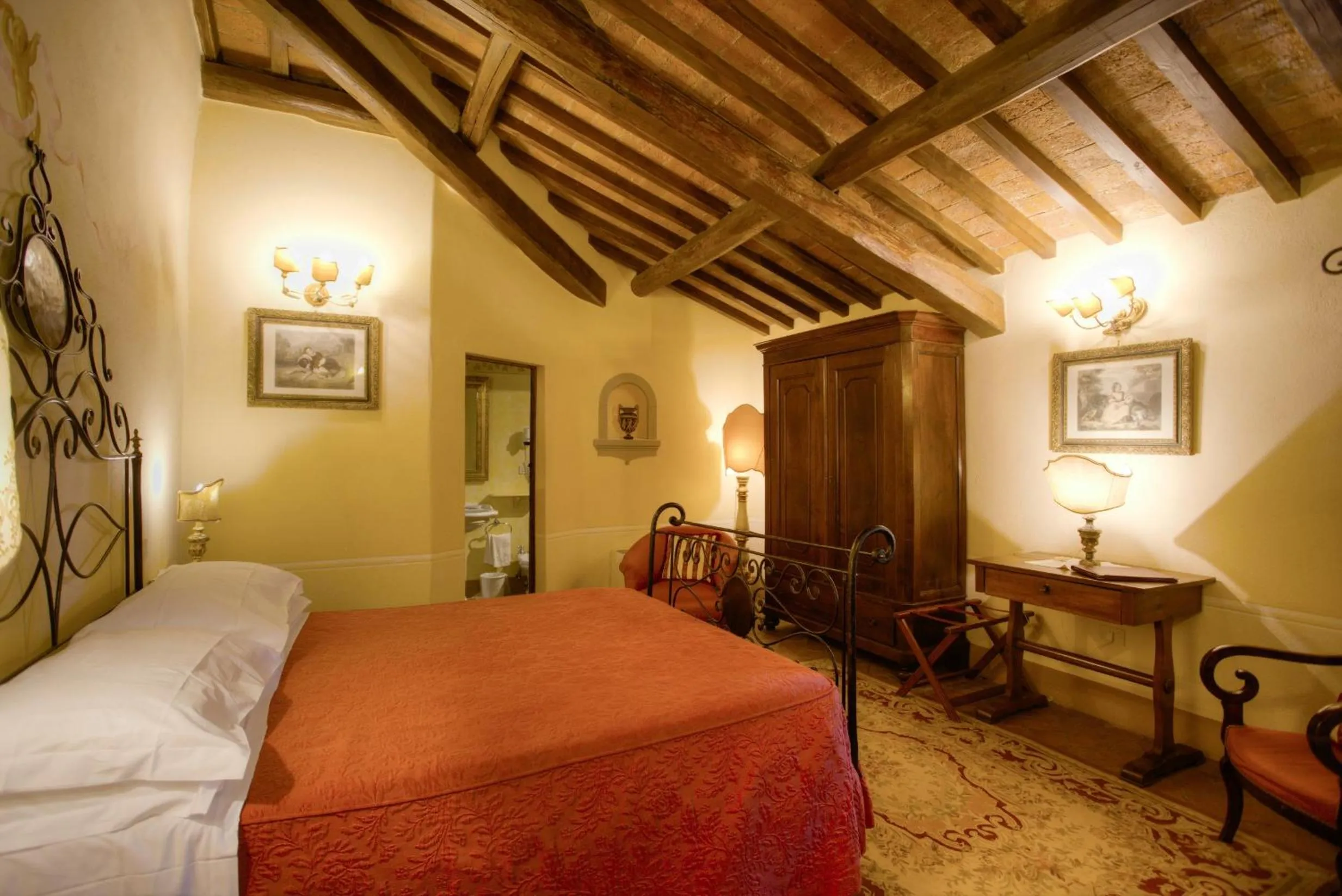 Photo of the whole room, Bed in Relais Villa Baldelli