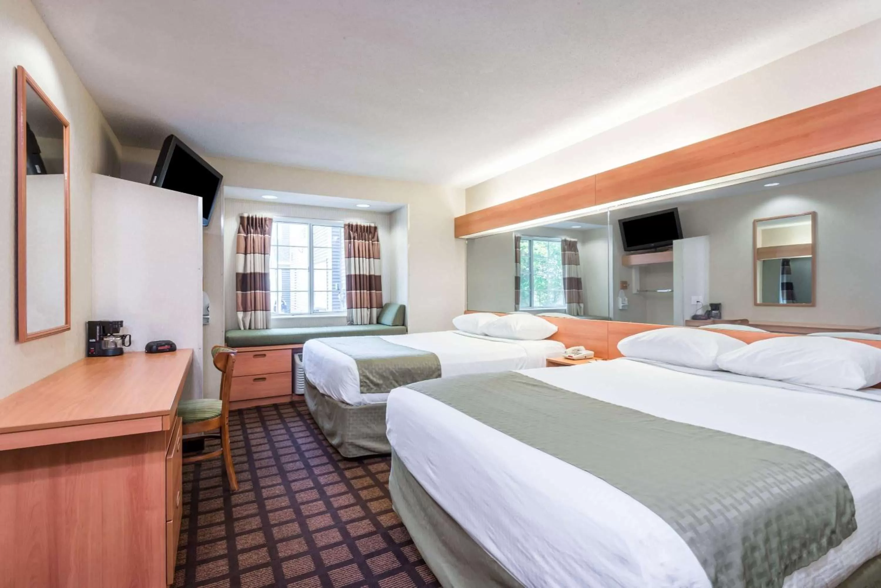 Photo of the whole room, Bed in Microtel Inn & Suites by Wyndham Uncasville Casino Area