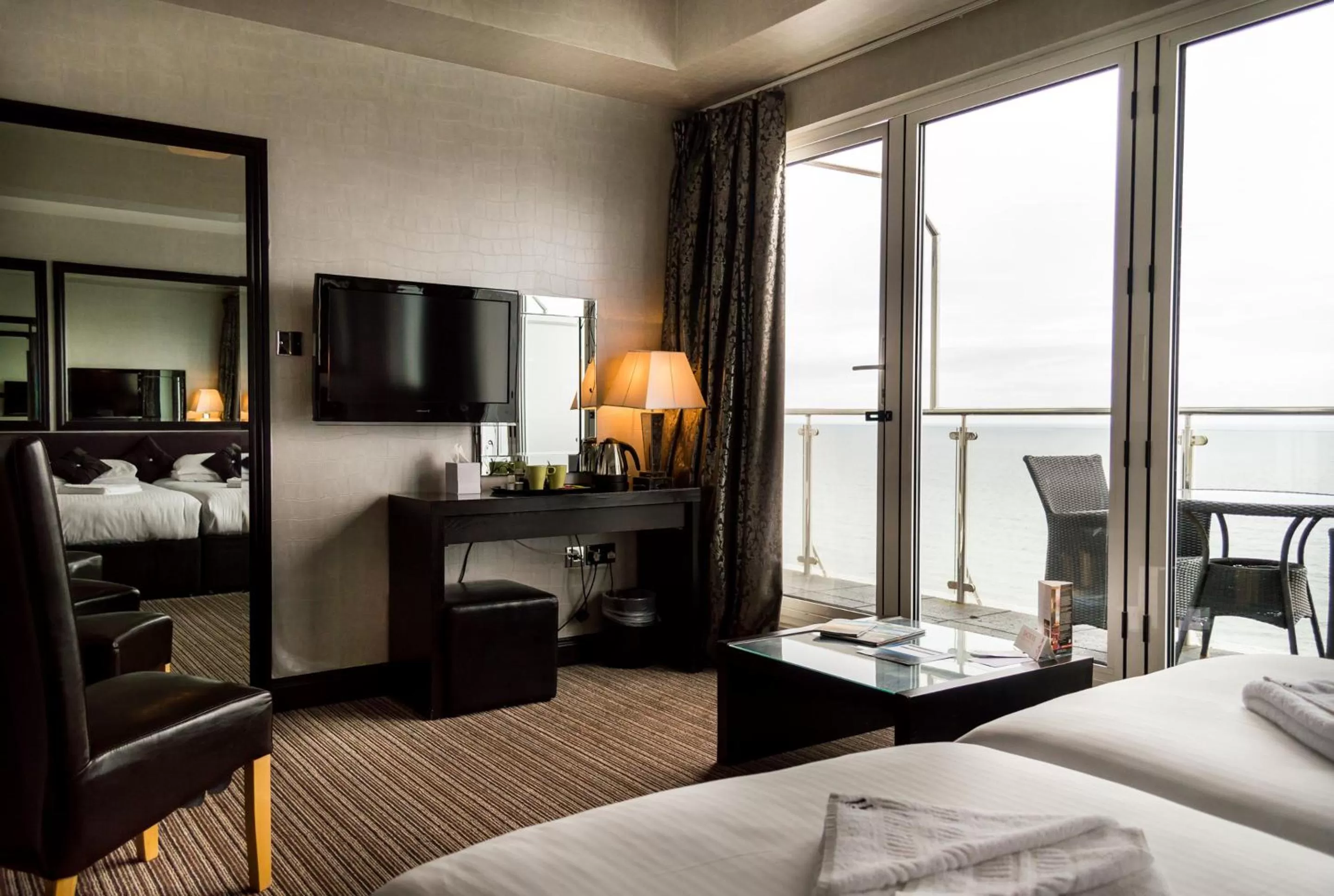 Bed in Suncliff Hotel - OCEANA COLLECTION