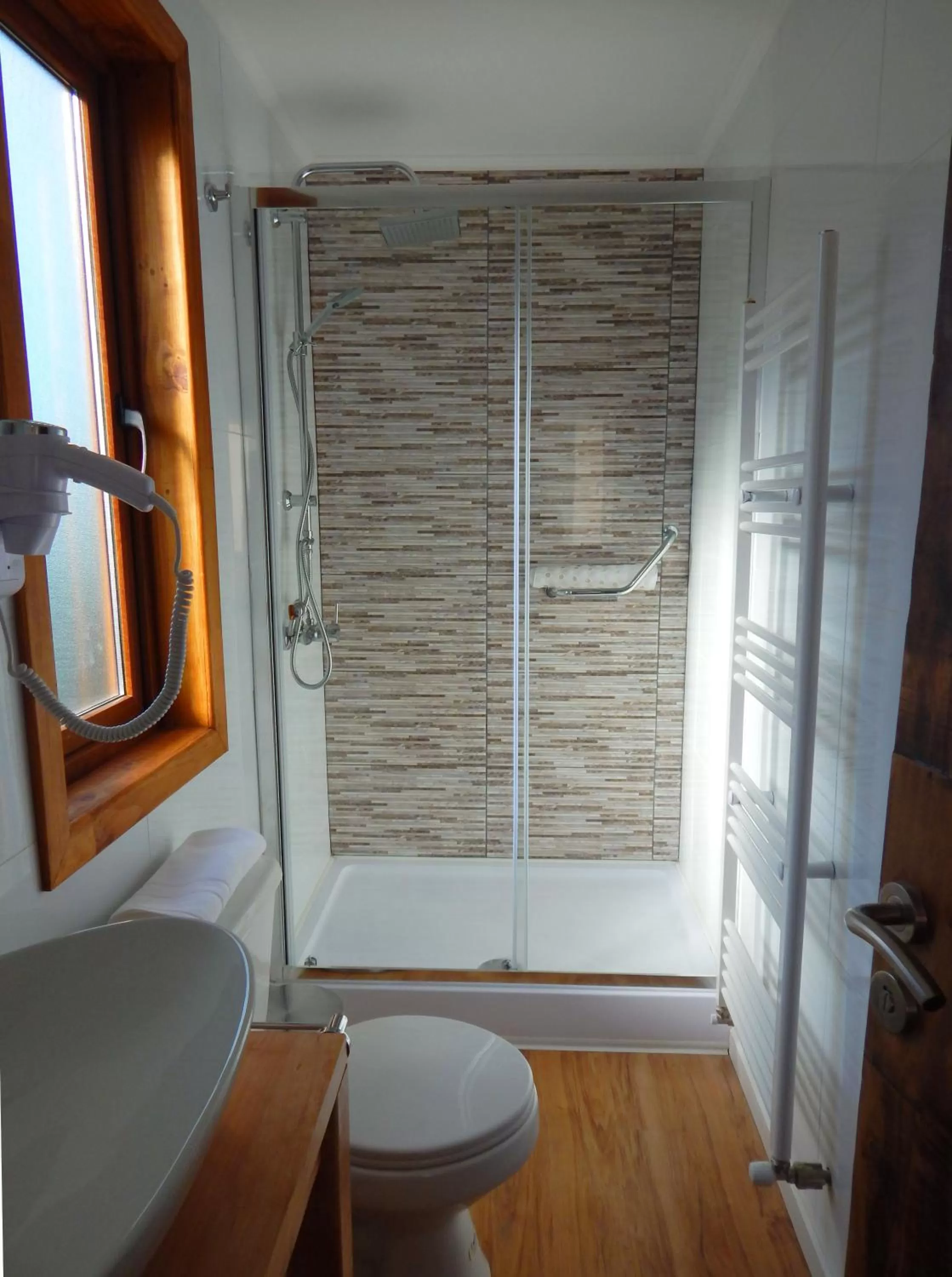 Shower, Bathroom in Hostal Buenavista Patagonia