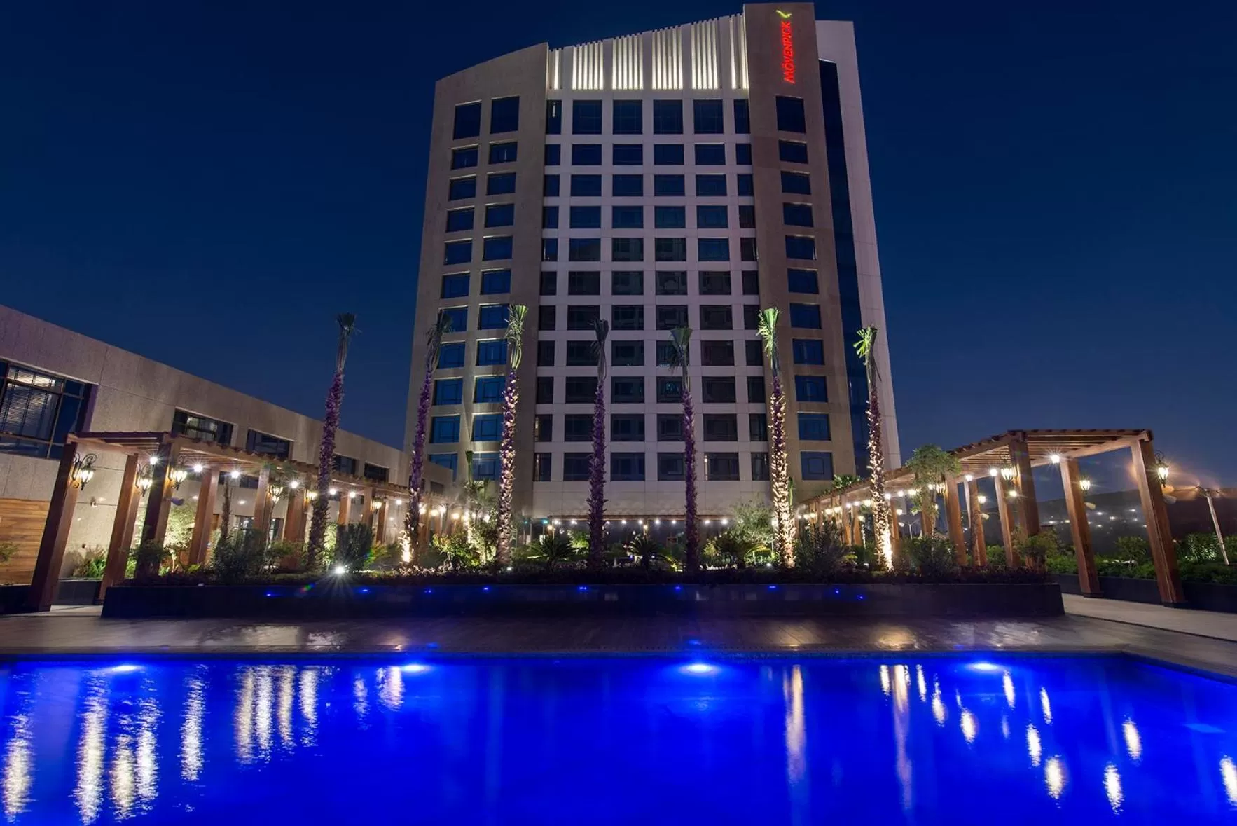Swimming pool in Movenpick Hotel and Residences Riyadh