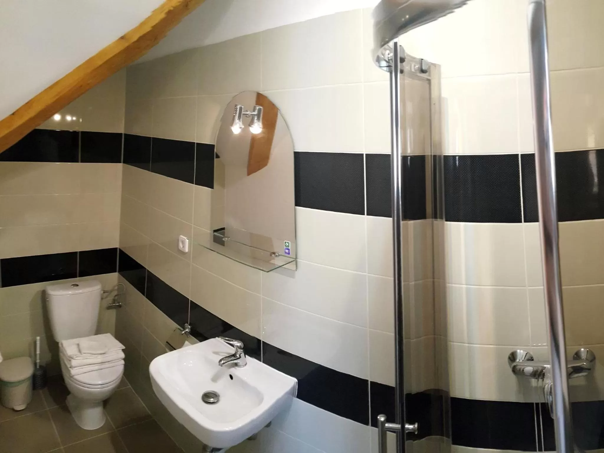 Shower in Zajazd Byczy Róg