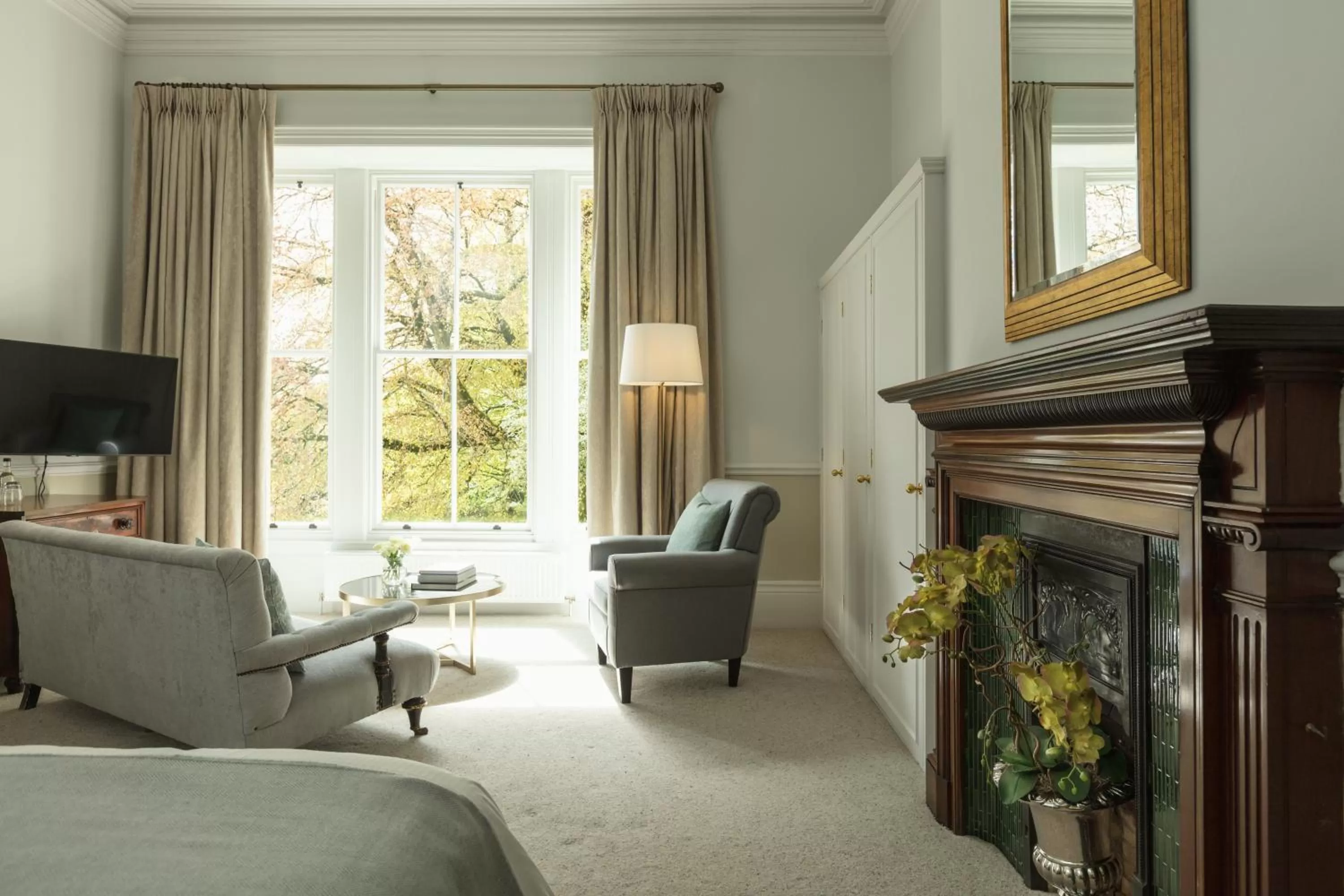 Seating area, Bed in Farlam Hall Hotel & Restaurant