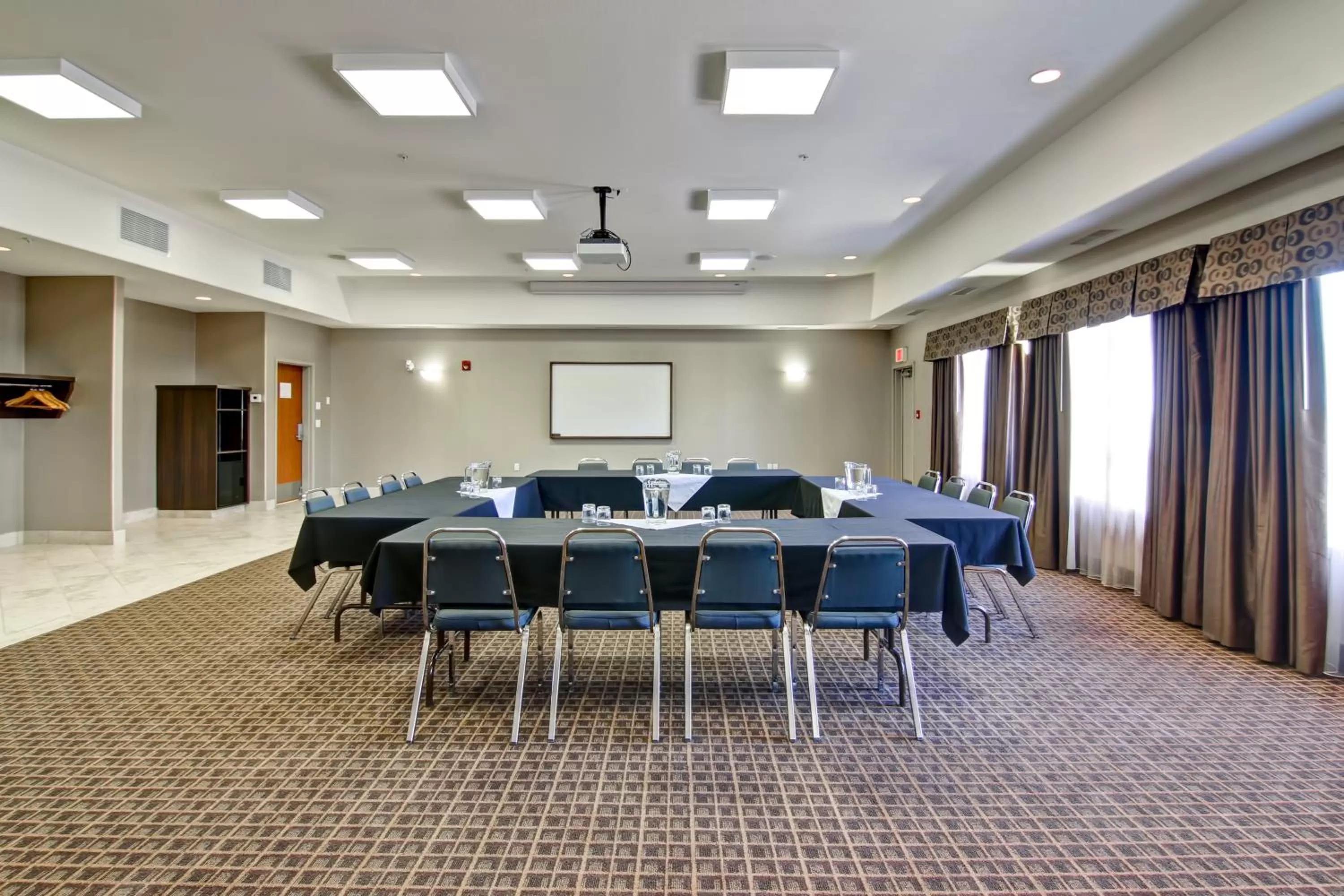 Meeting/conference room in Canalta Hotel Assiniboia