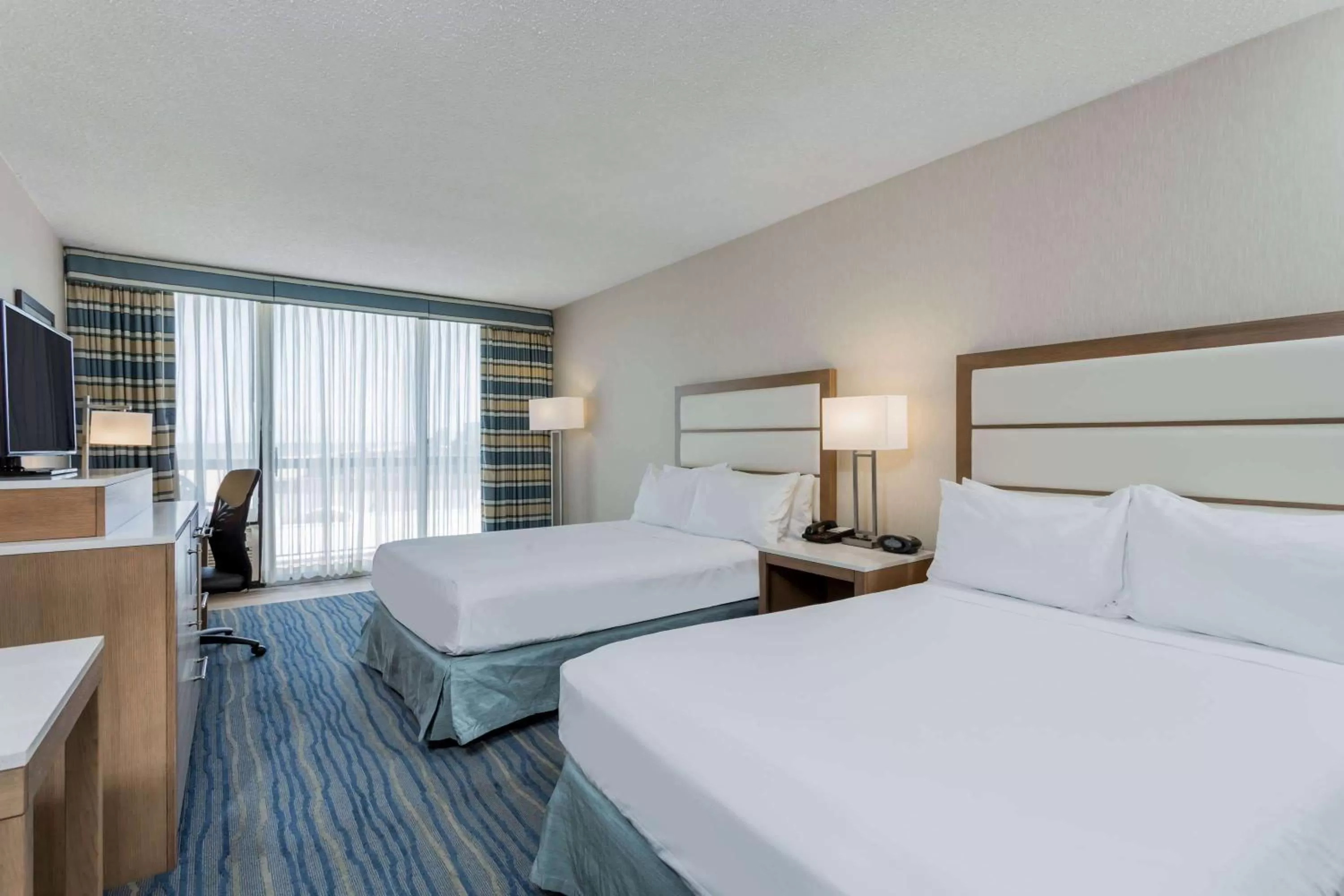 Photo of the whole room, Bed in Wyndham Virginia Beach Oceanfront