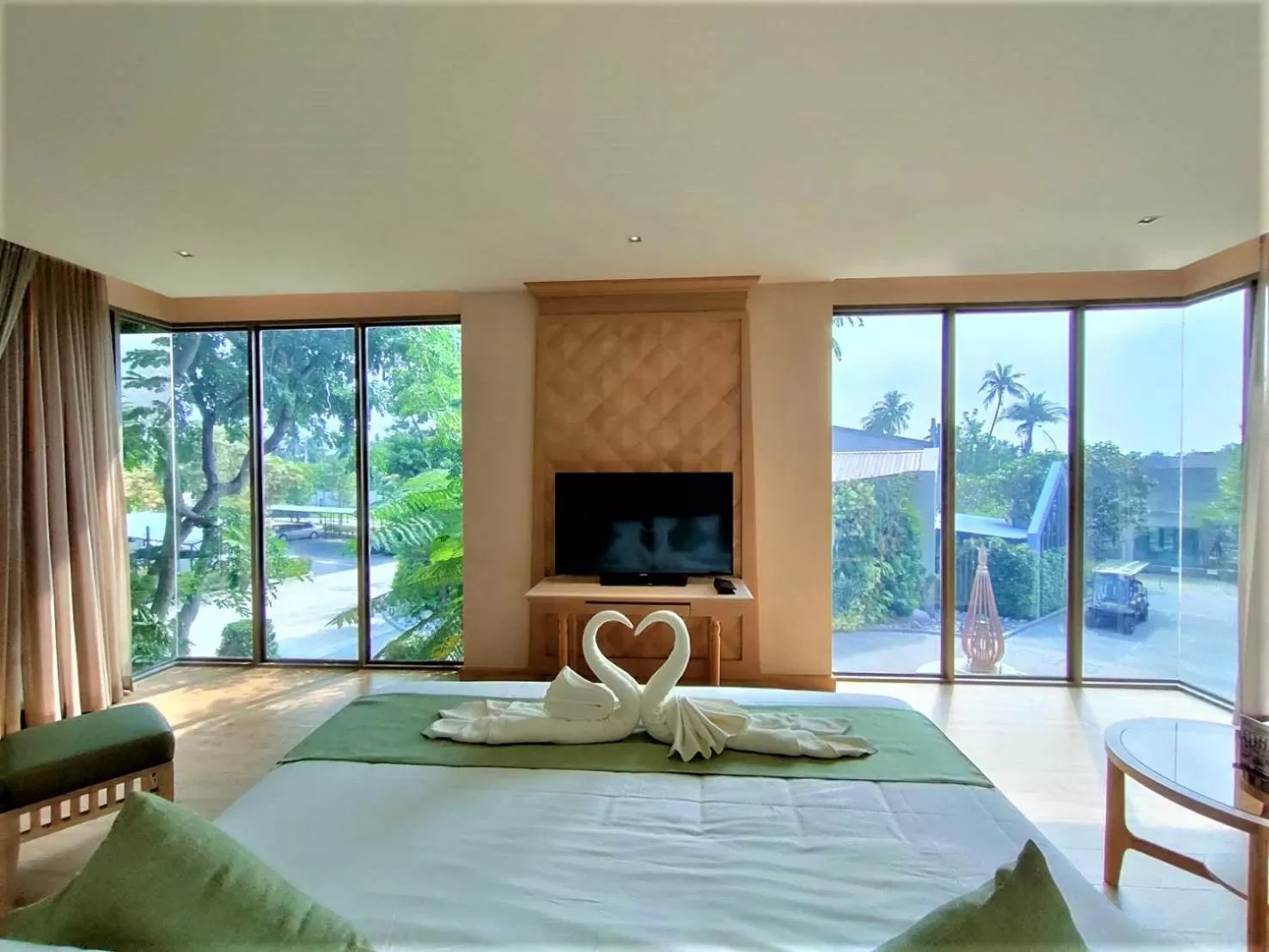 Garden view, Bed in W1Bangkoknoi Hotel