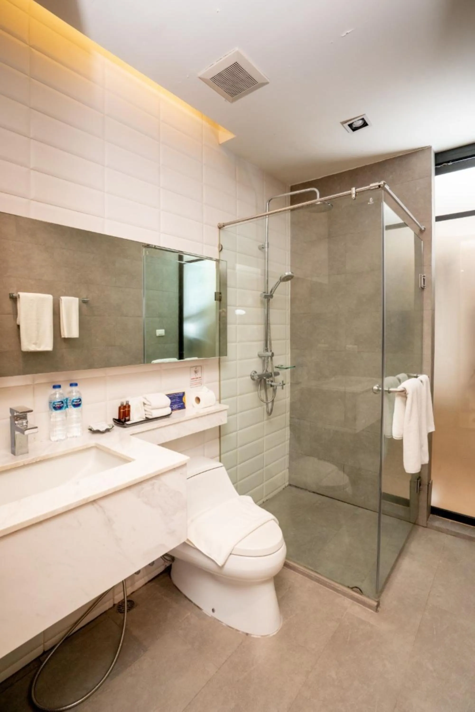 Shower in Sanae' Hotel Nimman