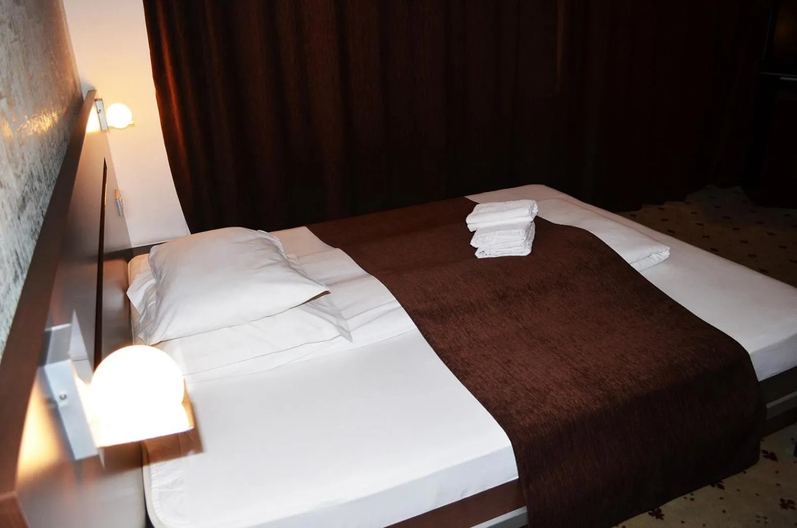 Bed in Hotel Premier