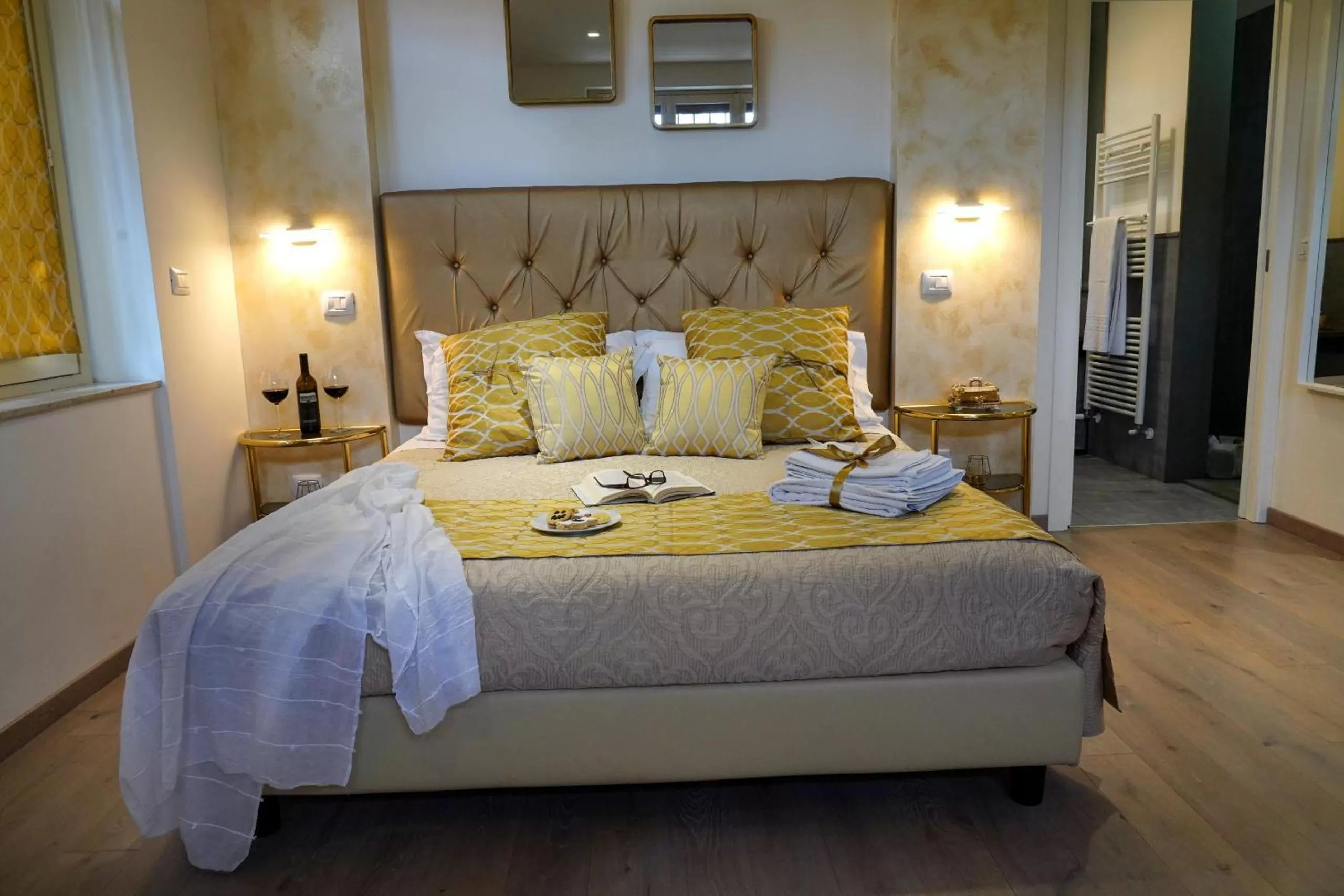 Bedroom, Bed in Villa Cantoni