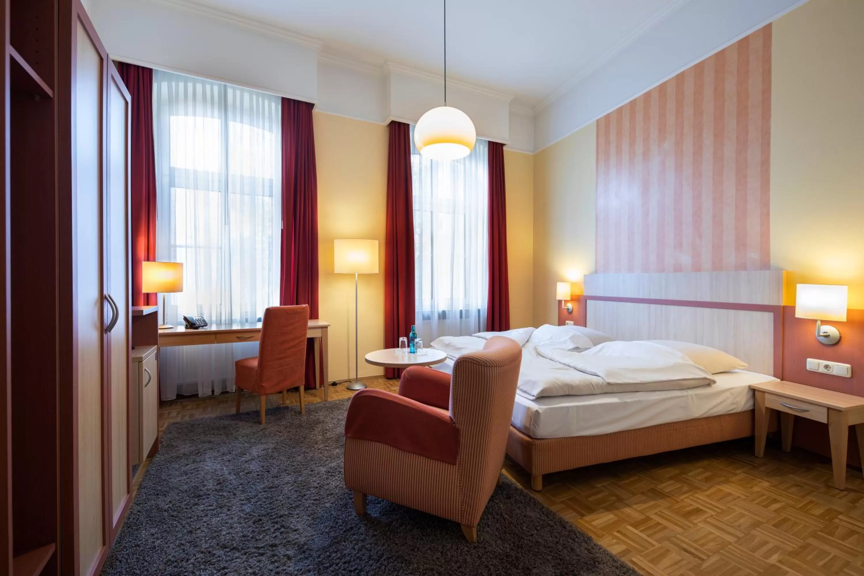 Photo of the whole room, Bed in ACHAT Sternhotel Bonn