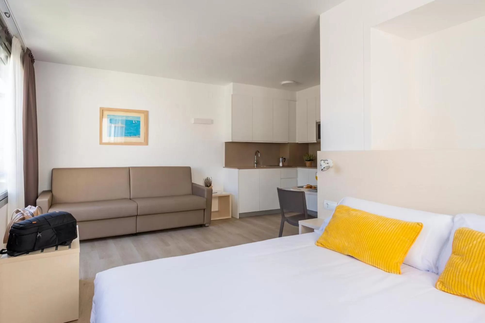 Photo of the whole room, Bed in Atenea Park Suites & Apartments
