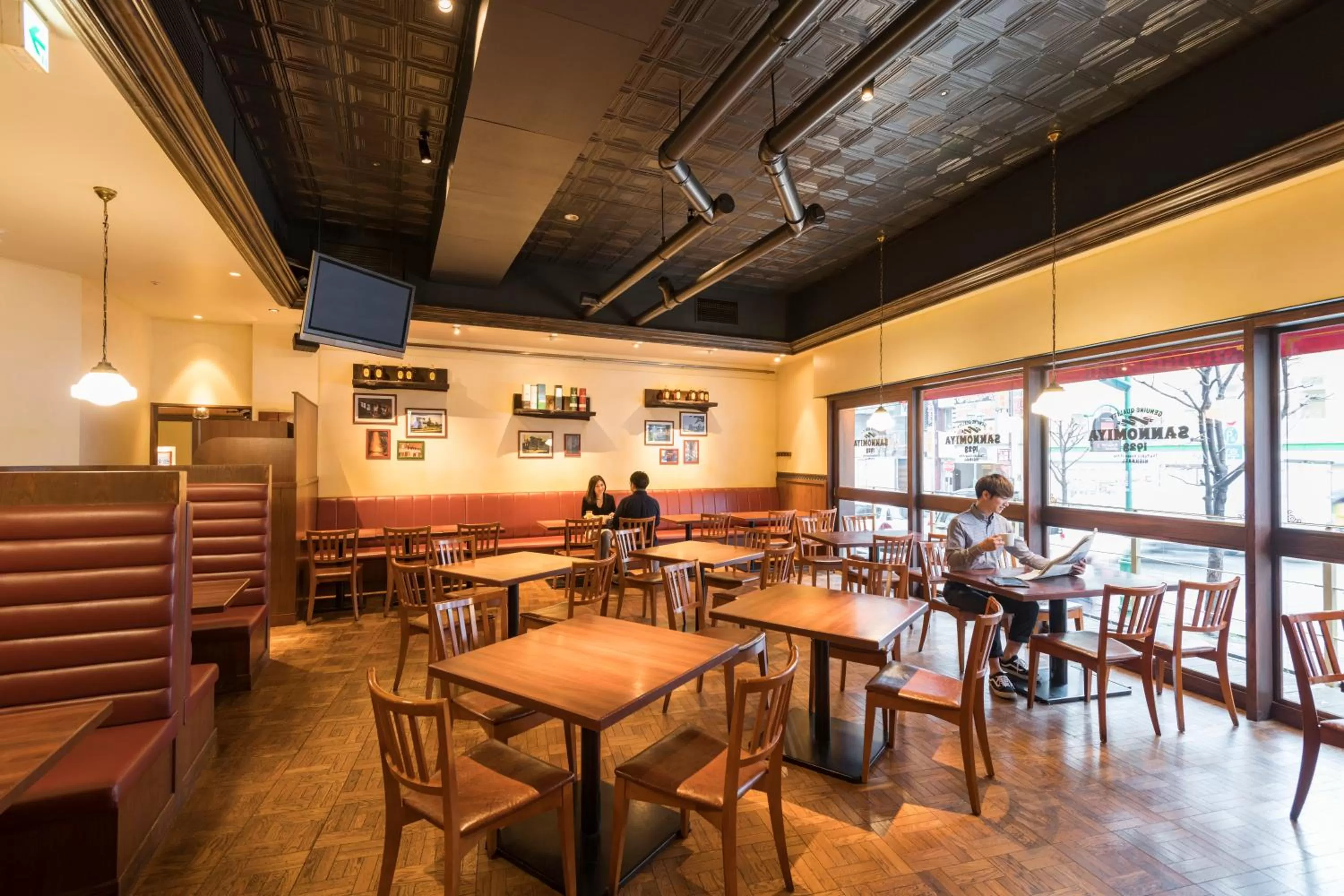 Restaurant/places to eat in the b kobe