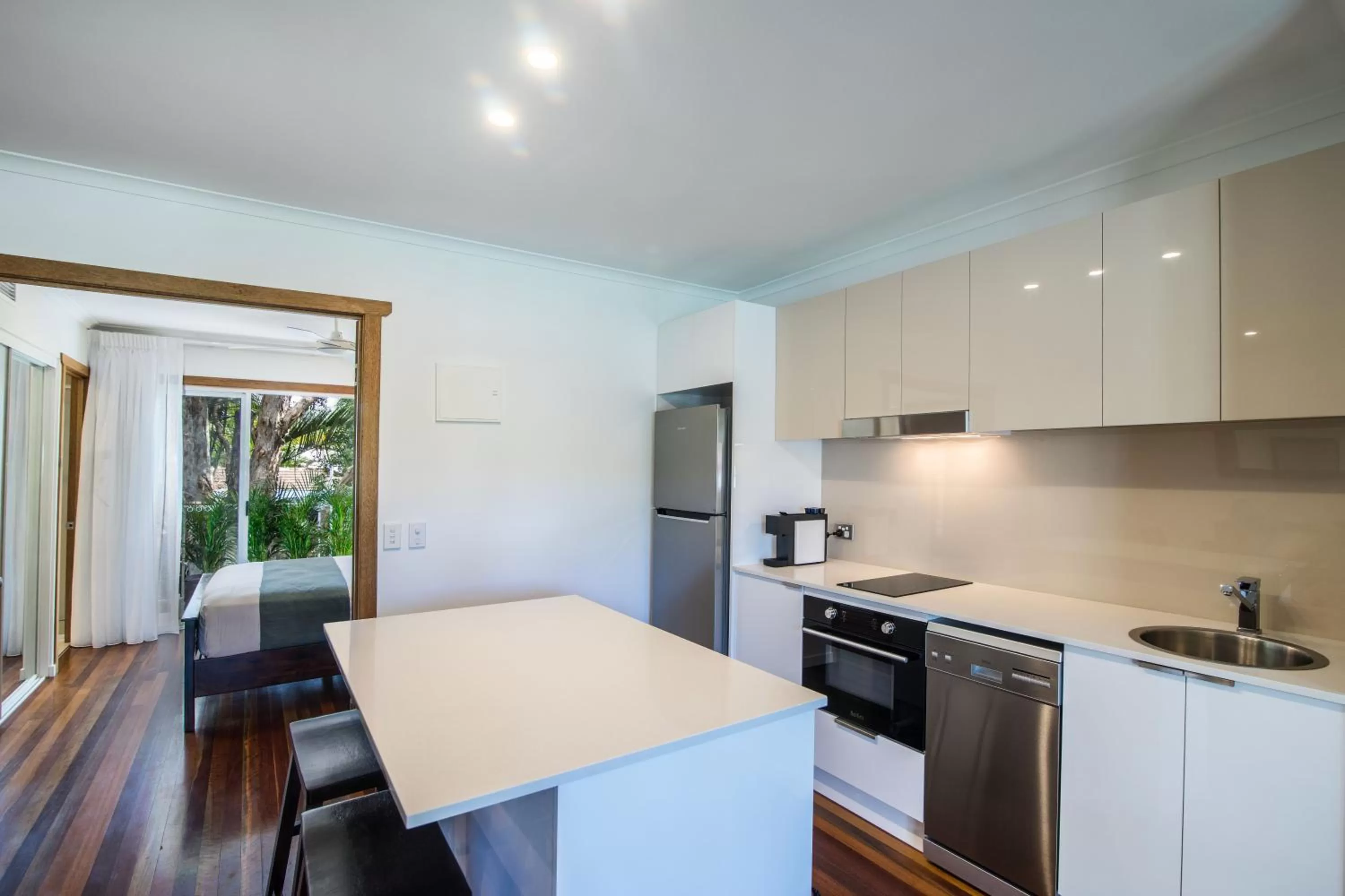 Kitchen or kitchenette in South Pacific Resort & Spa Noosa