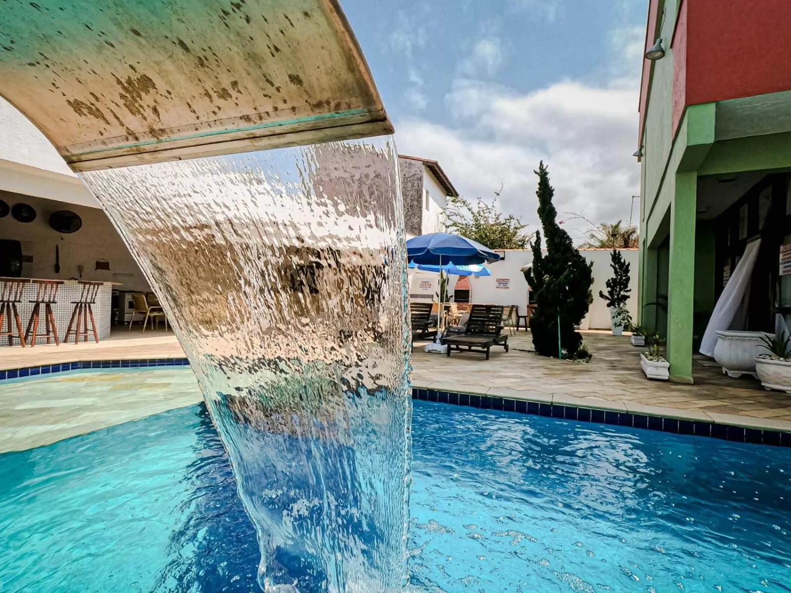 Swimming pool in Hostel e Pousada Bahia Beach