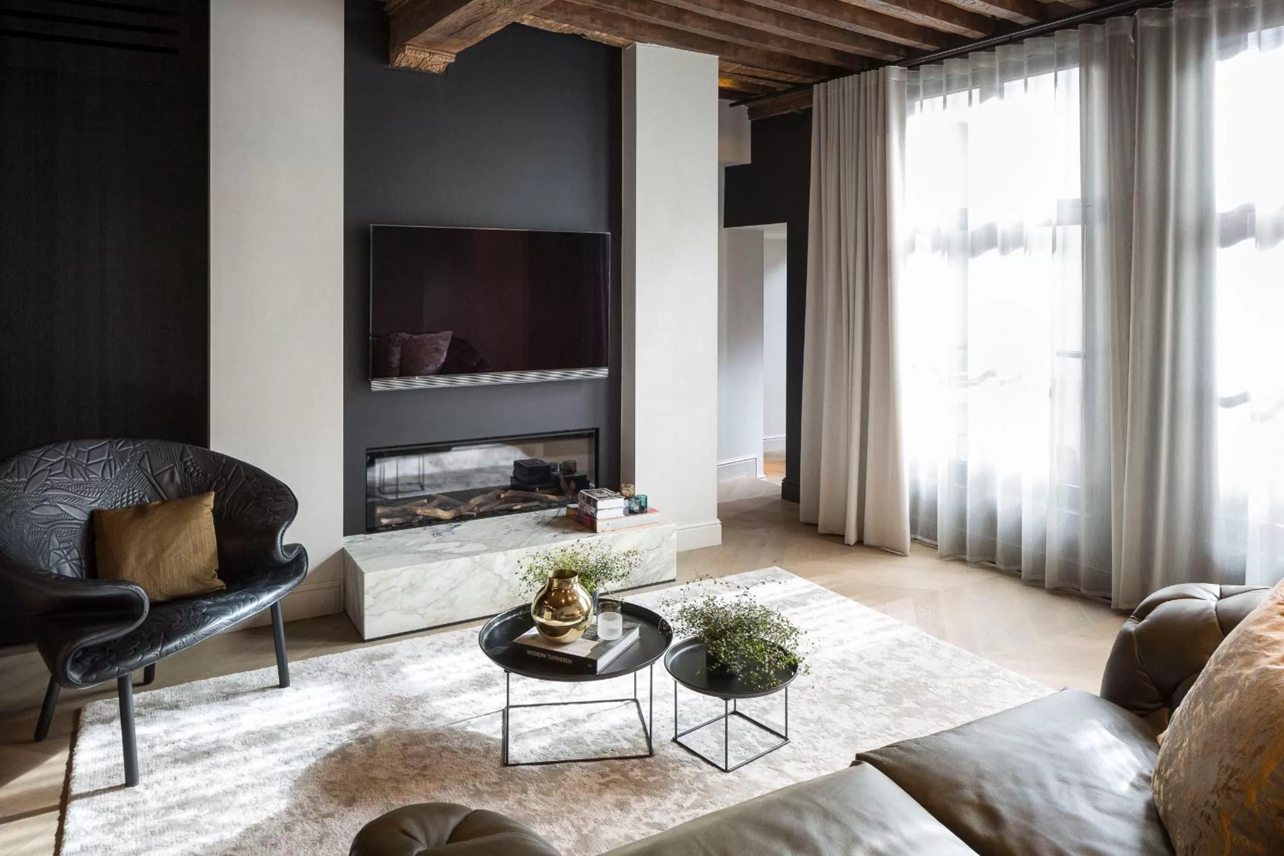 TV and multimedia in Gulde Schoen Luxury Studio-apartments