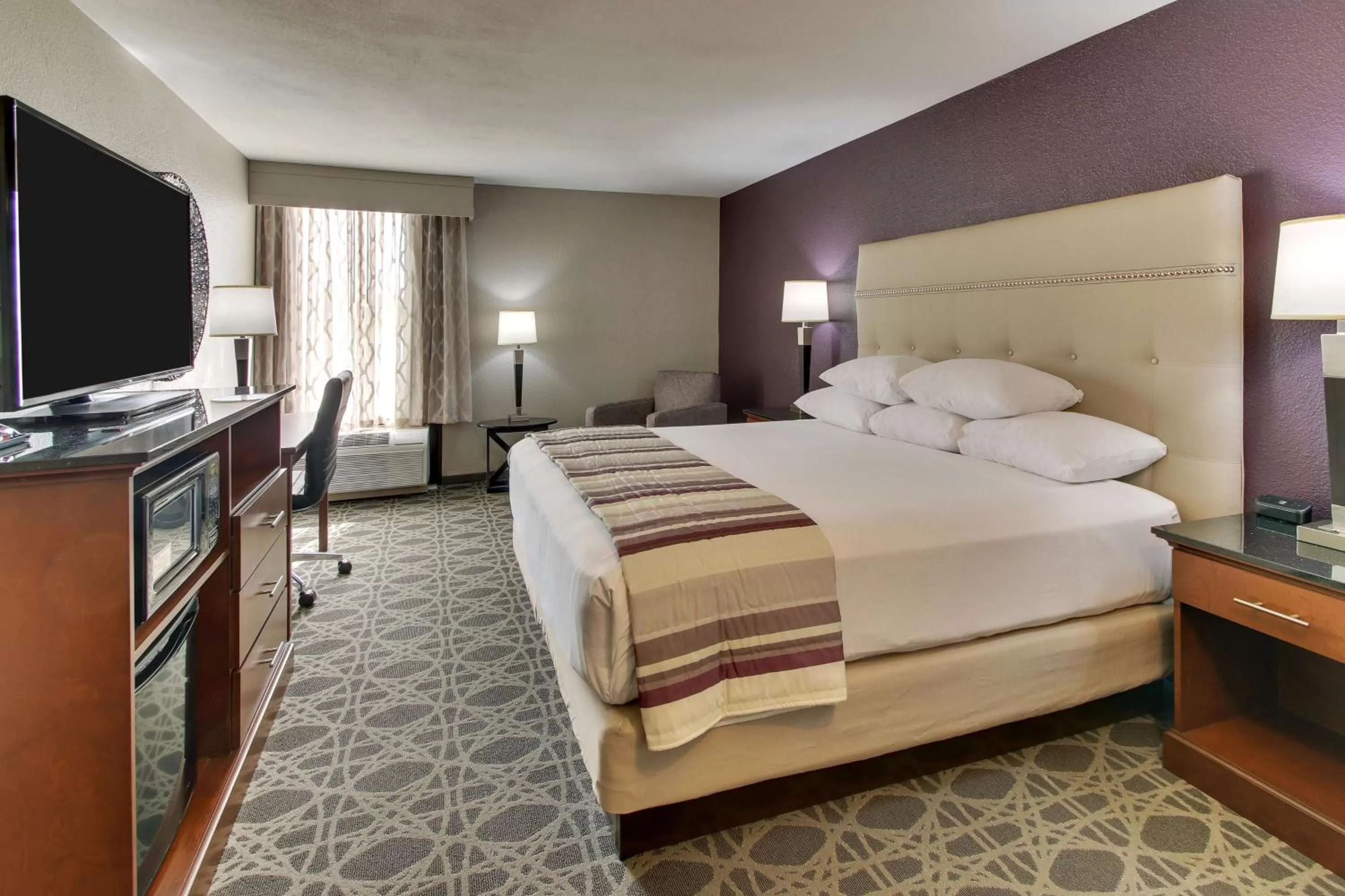 Superior King Room - Accessible, Roll-in Shower in Drury Inn & Suites Poplar Bluff