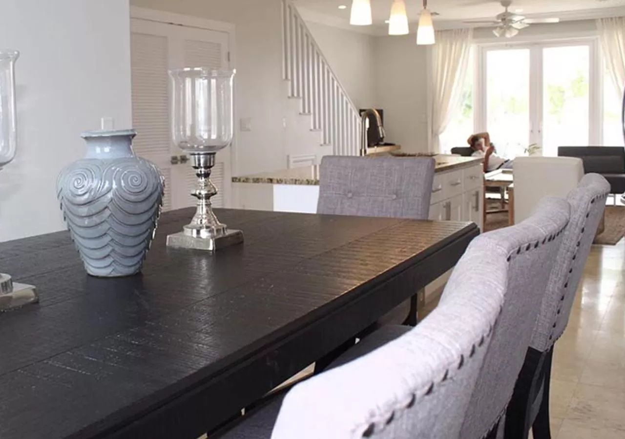 Dining area in Palm Cay Marina and Resort