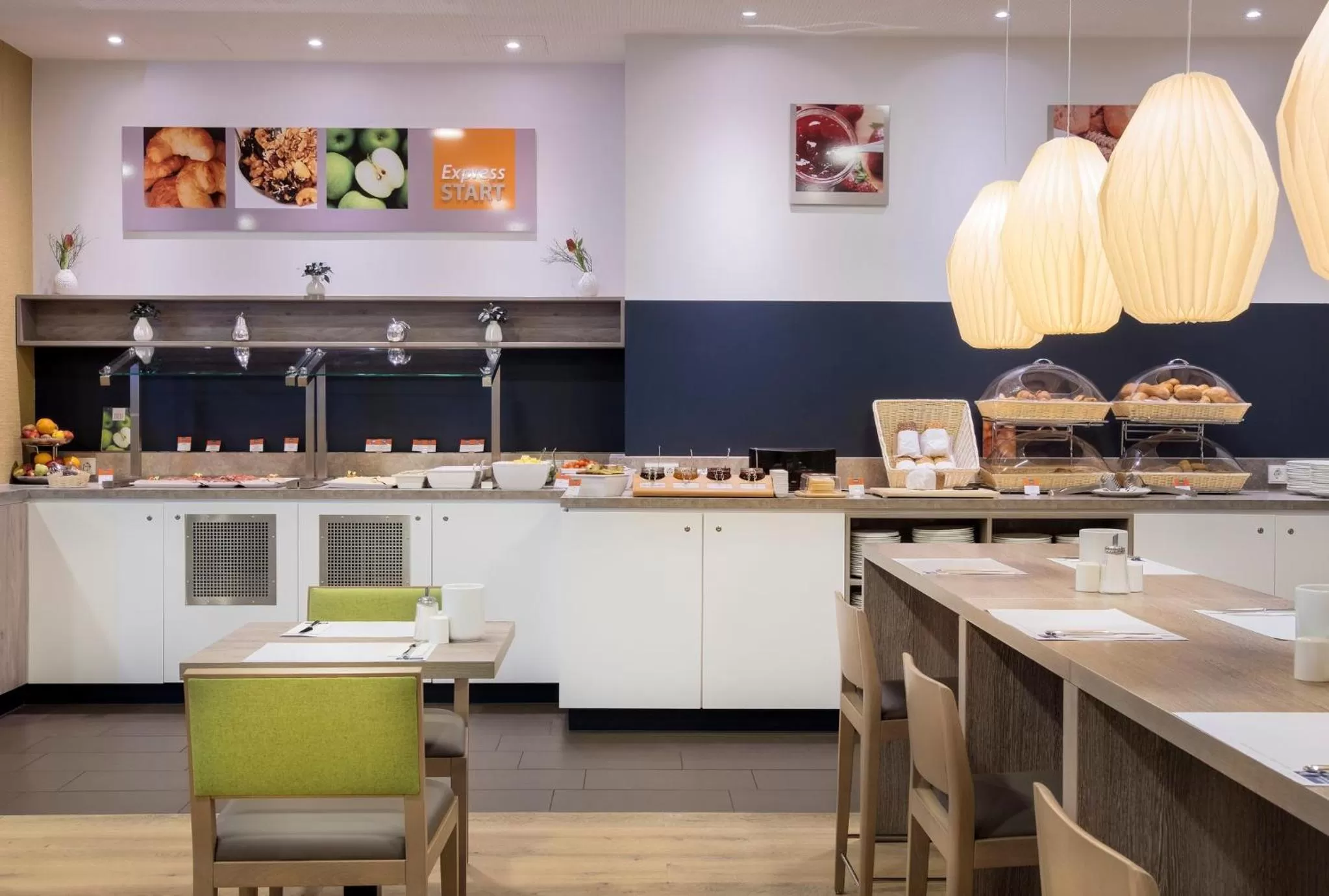 Breakfast in Holiday Inn Express Friedrichshafen by IHG