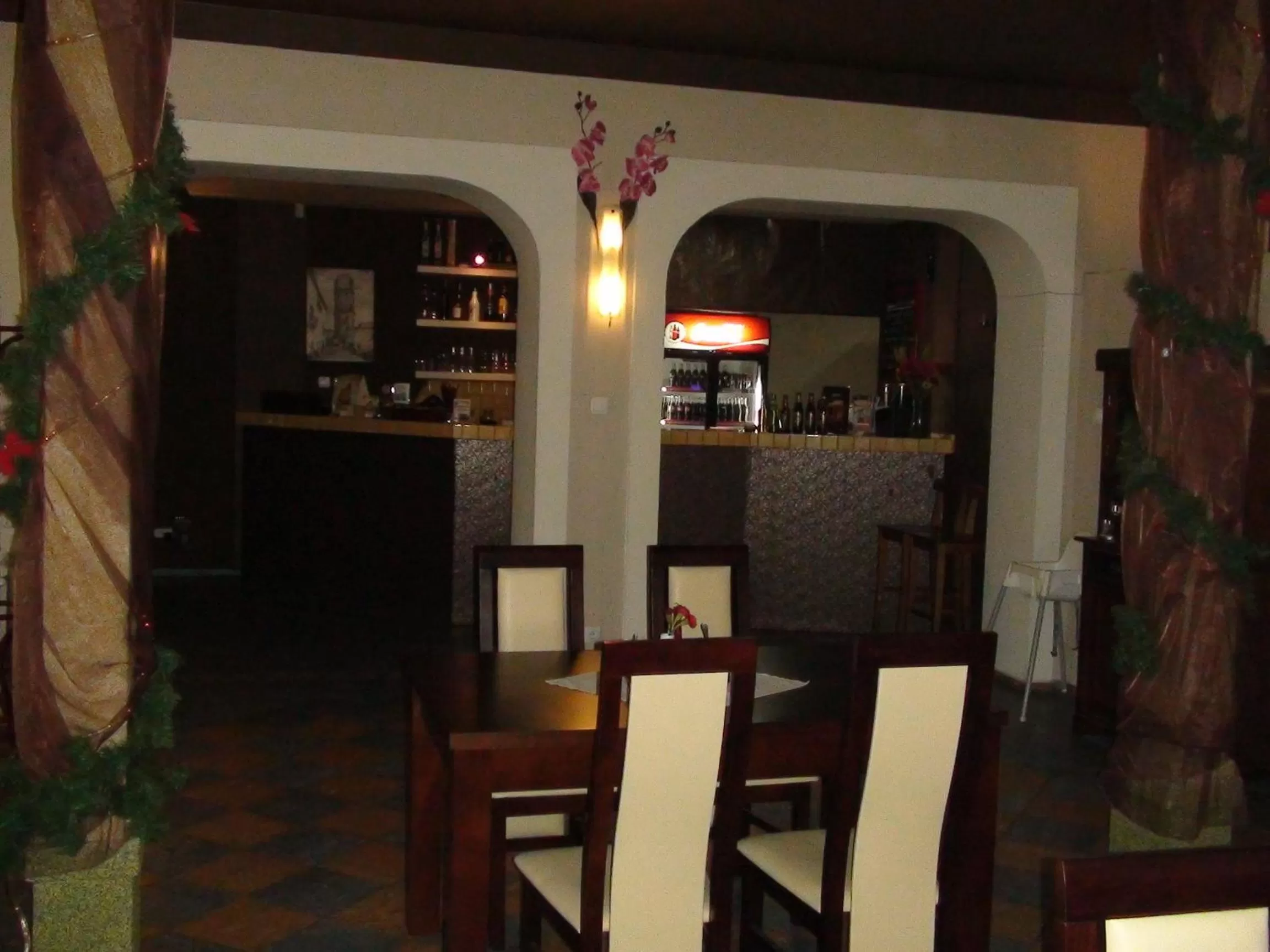Restaurant/places to eat in Hotel Europa