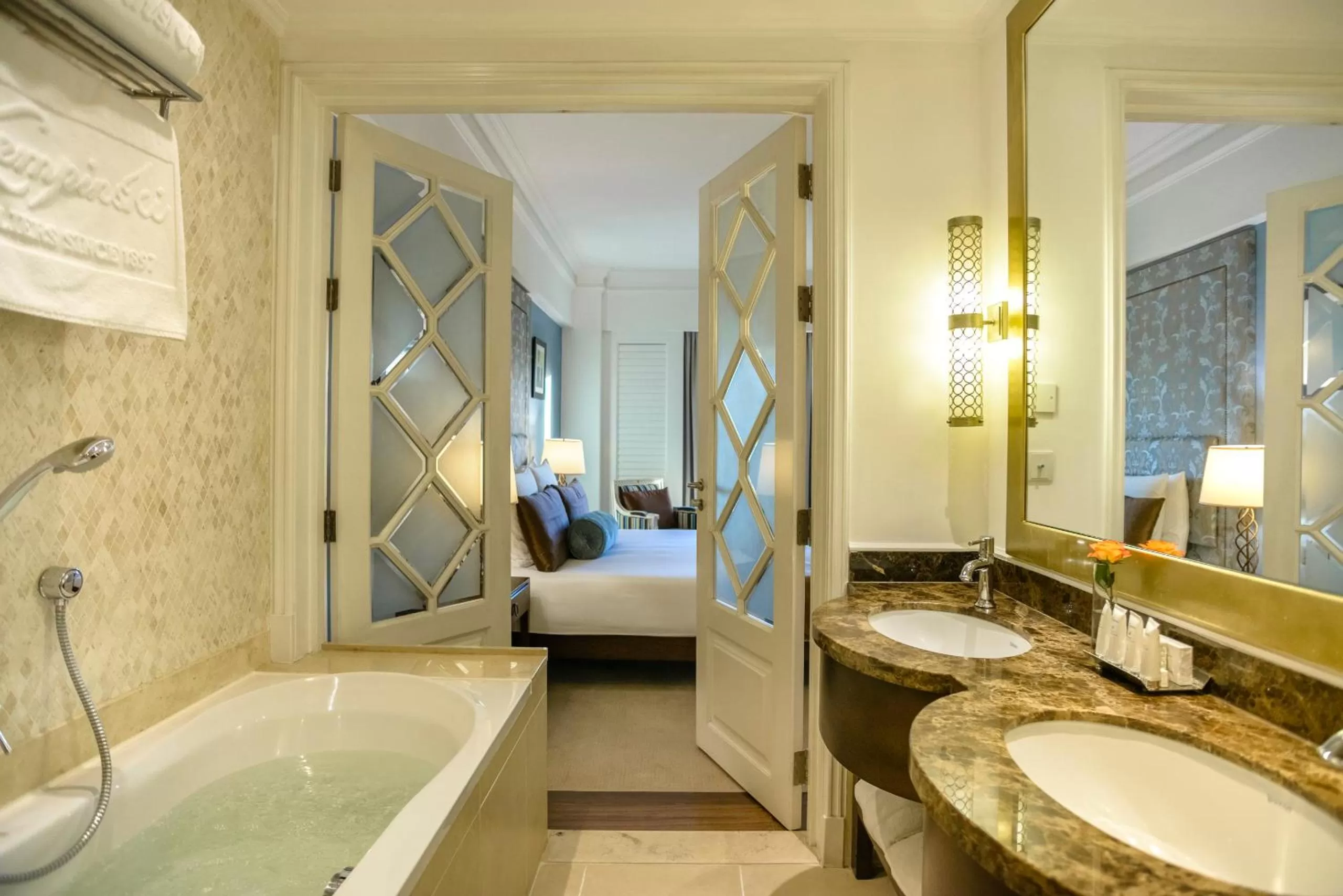 Bathroom, Bed in Villa Rosa Kempinski