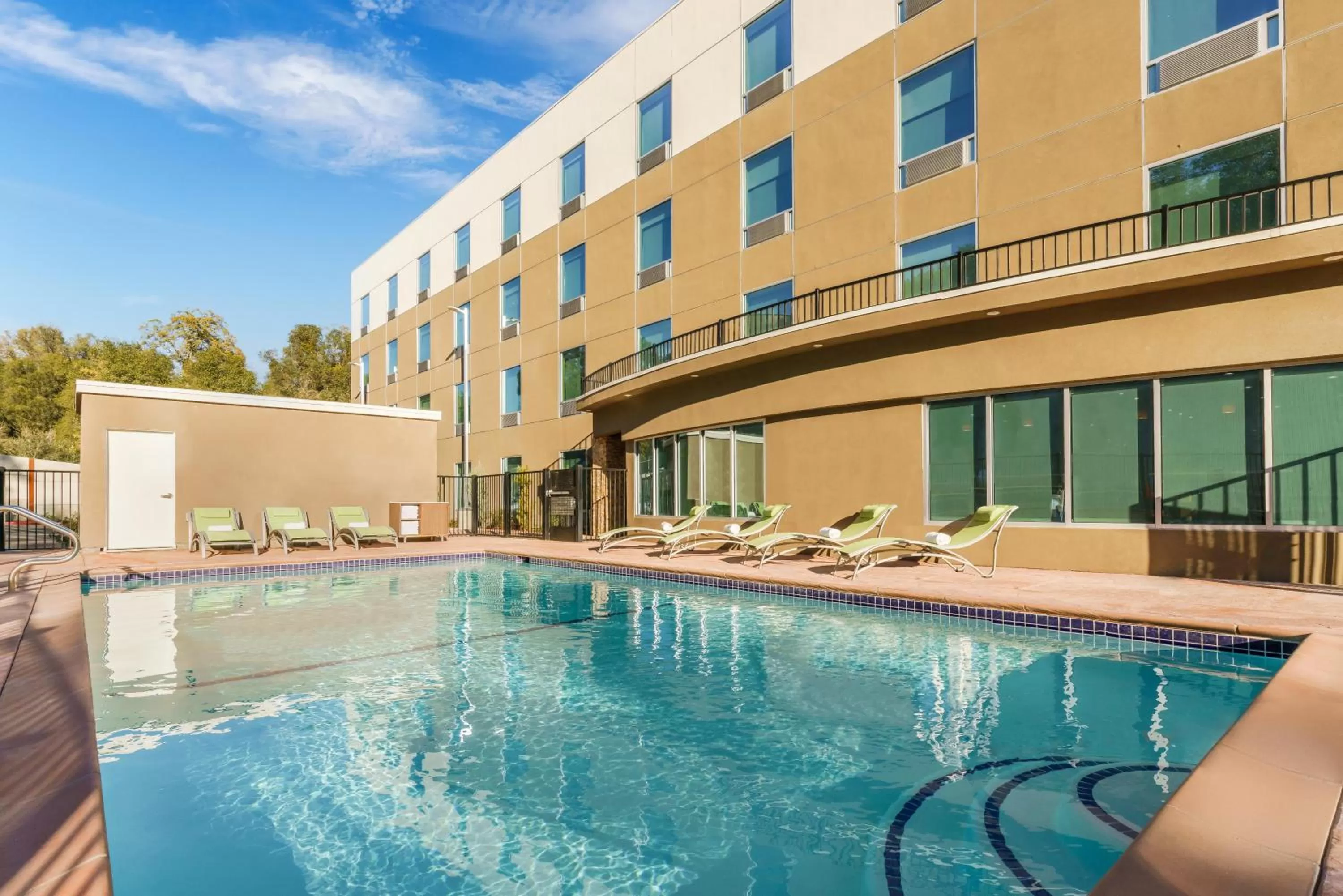 Pool view in Holiday Inn Express & Suites Oakhurst-Yosemite Park Area by IHG