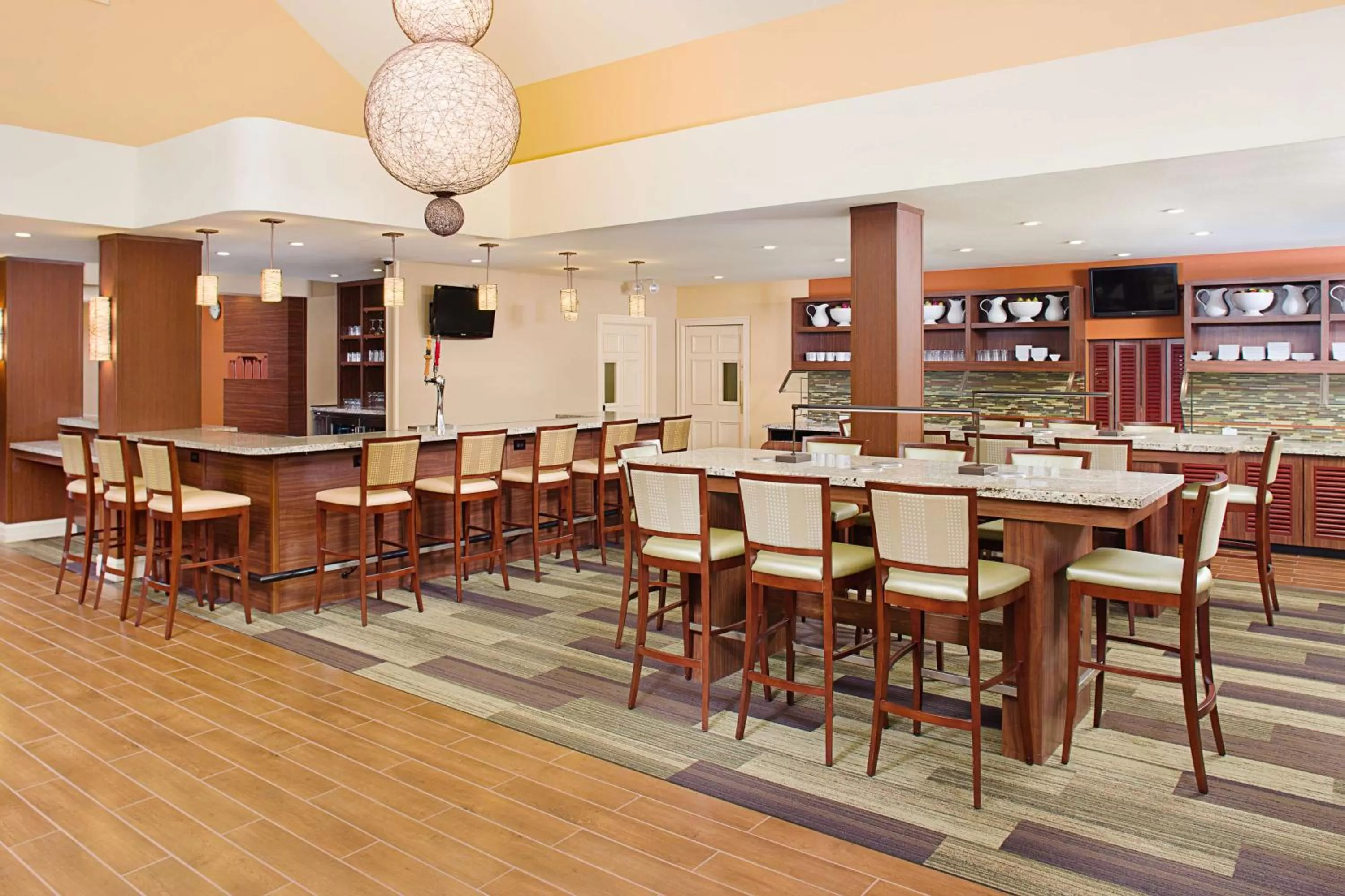 Lounge or bar in Hyatt House Belmont Redwood Shores
