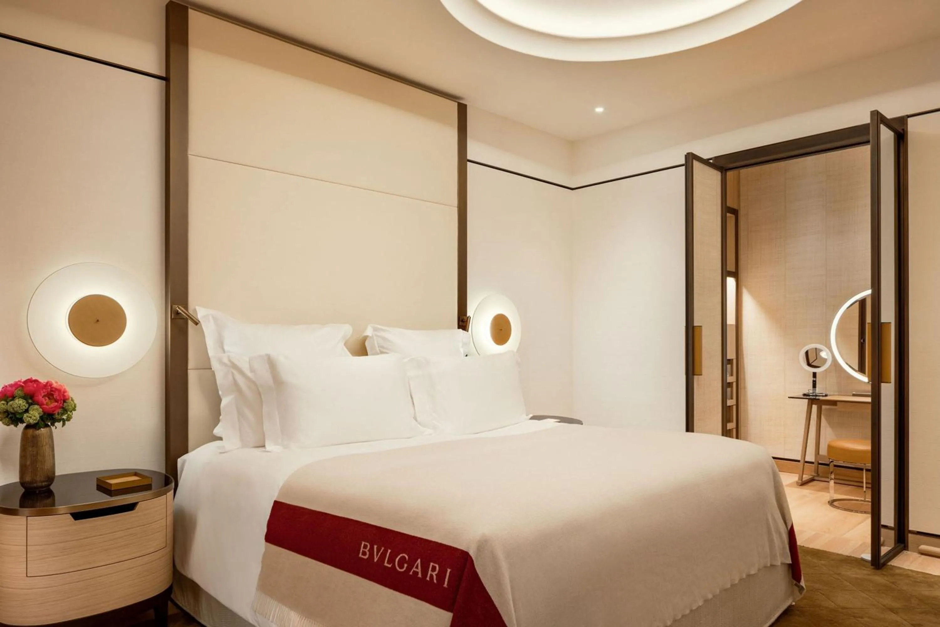 Photo of the whole room, Bed in Bvlgari Hotel Roma