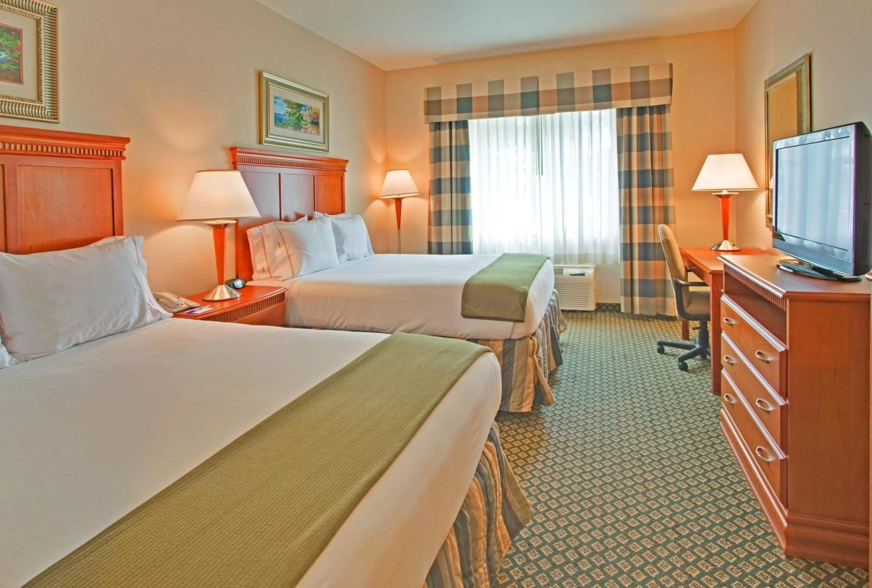 Photo of the whole room in Holiday Inn Express Hotel & Suites Ontario Airport-Mills Mall by IHG