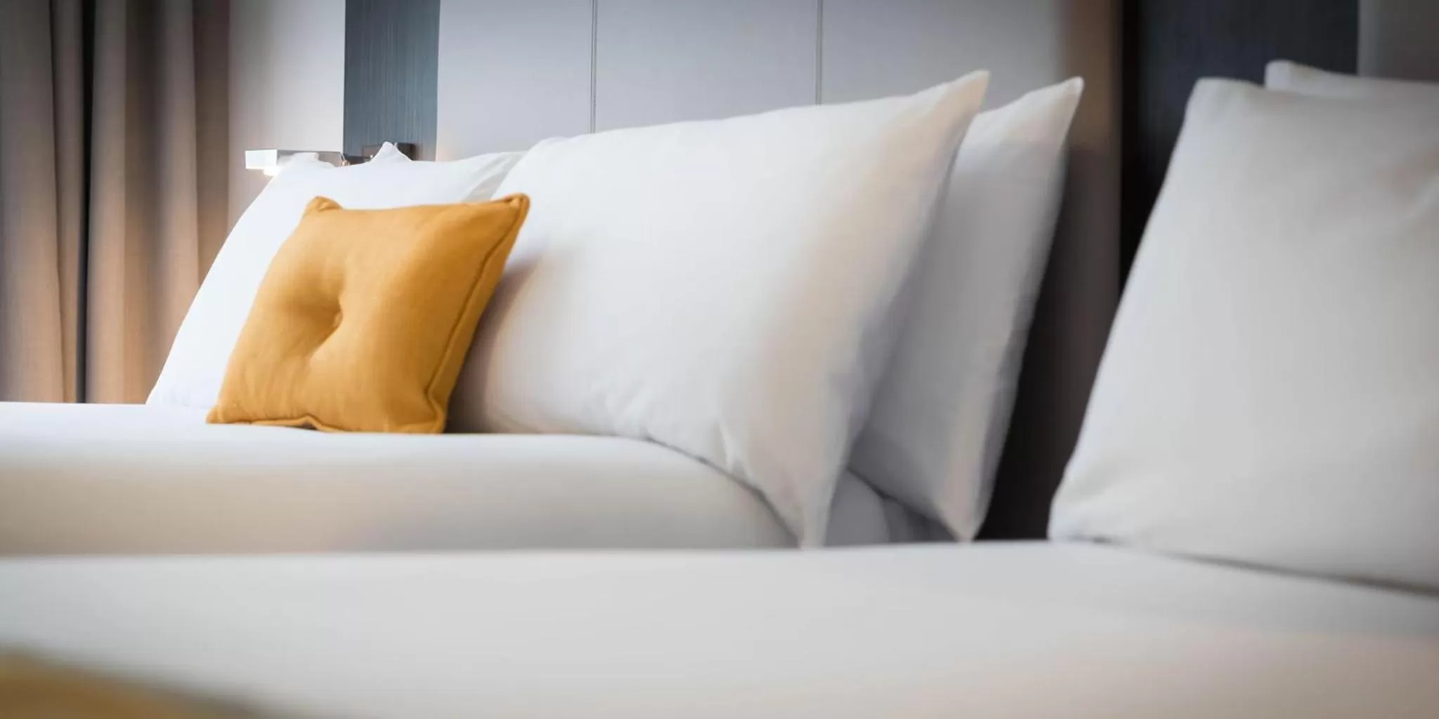 Bedroom, Bed in Maldron Hotel Kevin Street, Dublin City