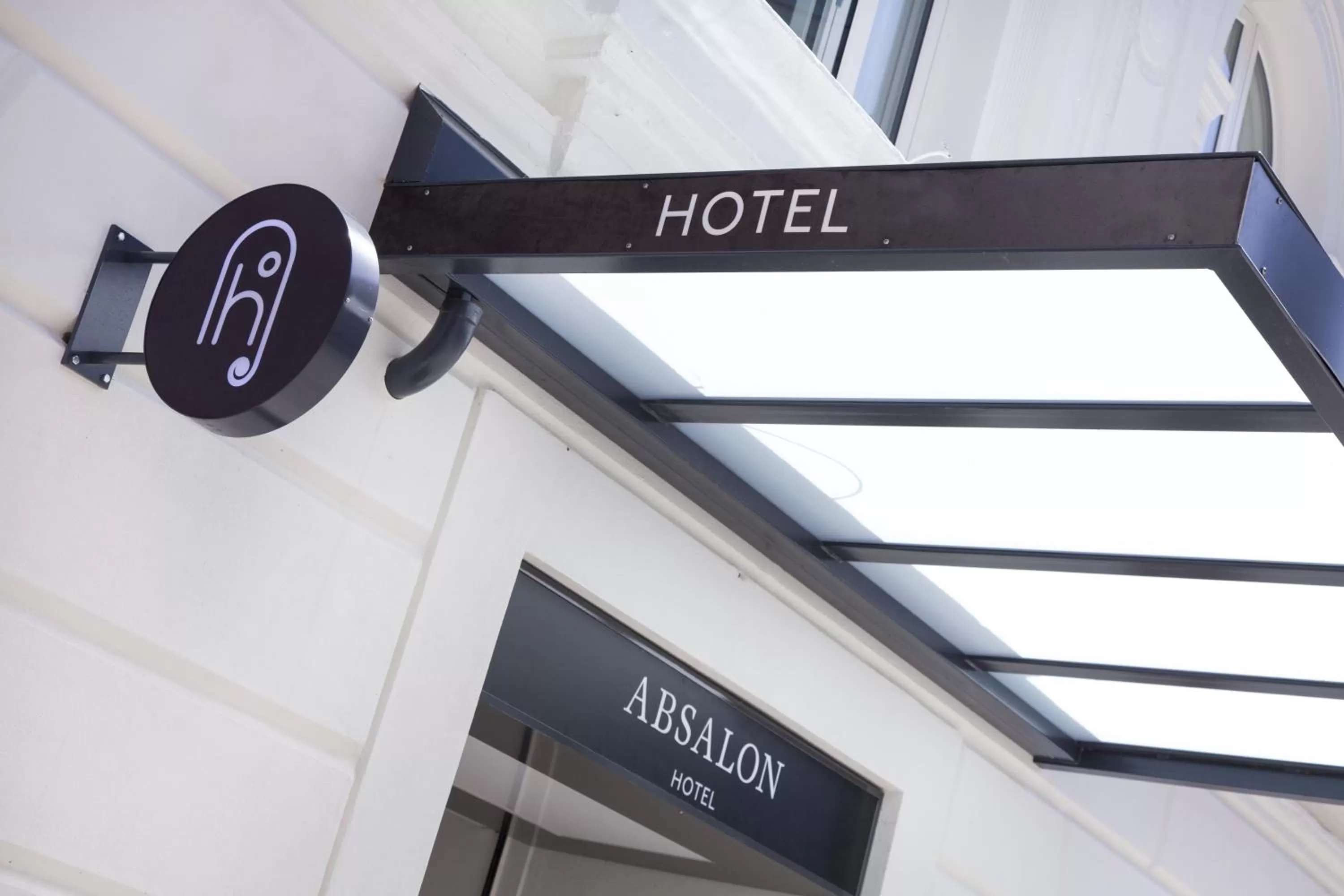 Facade/entrance in Absalon Hotel