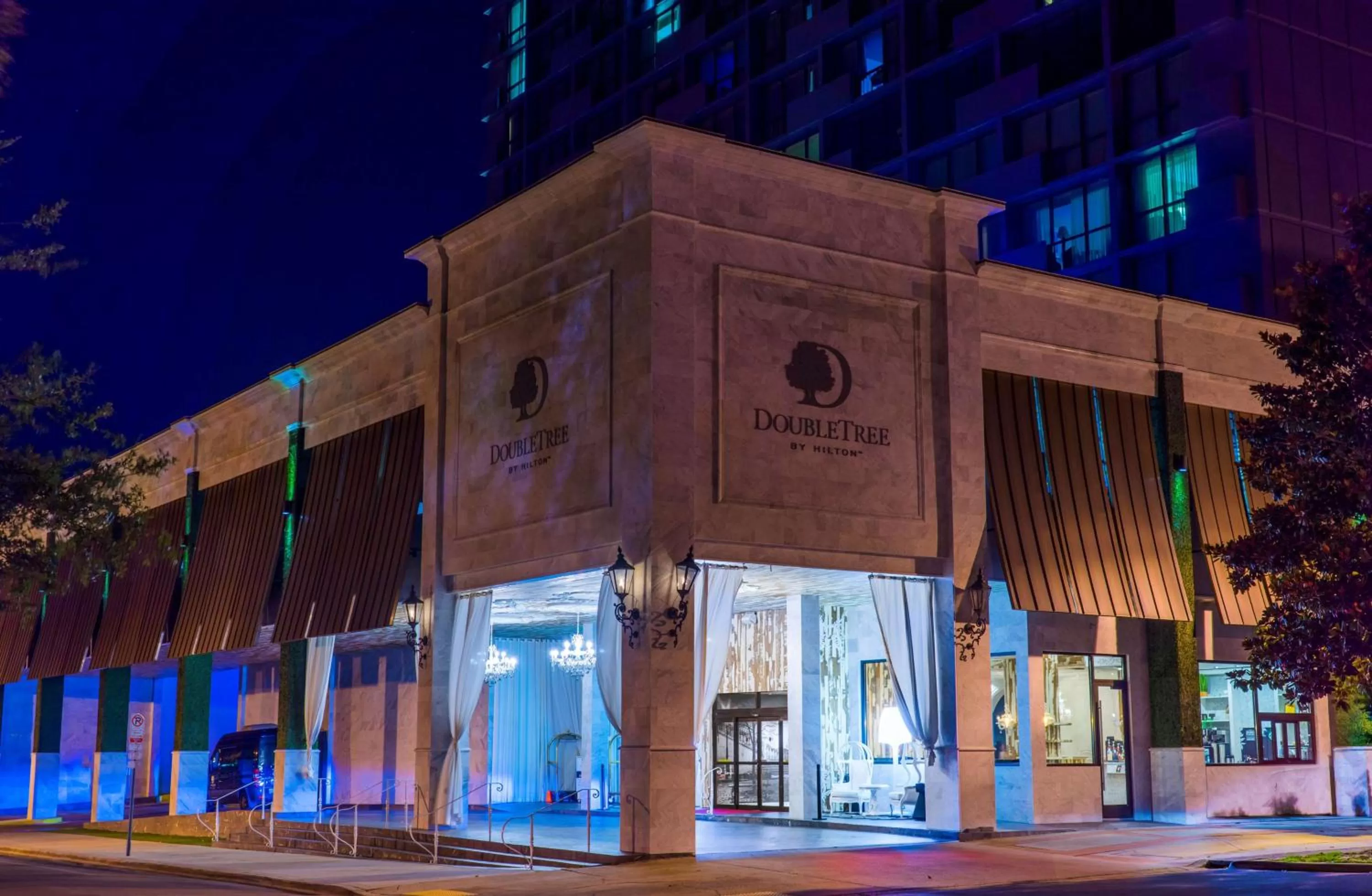 Property building in DoubleTree by Hilton Hotel Tallahassee